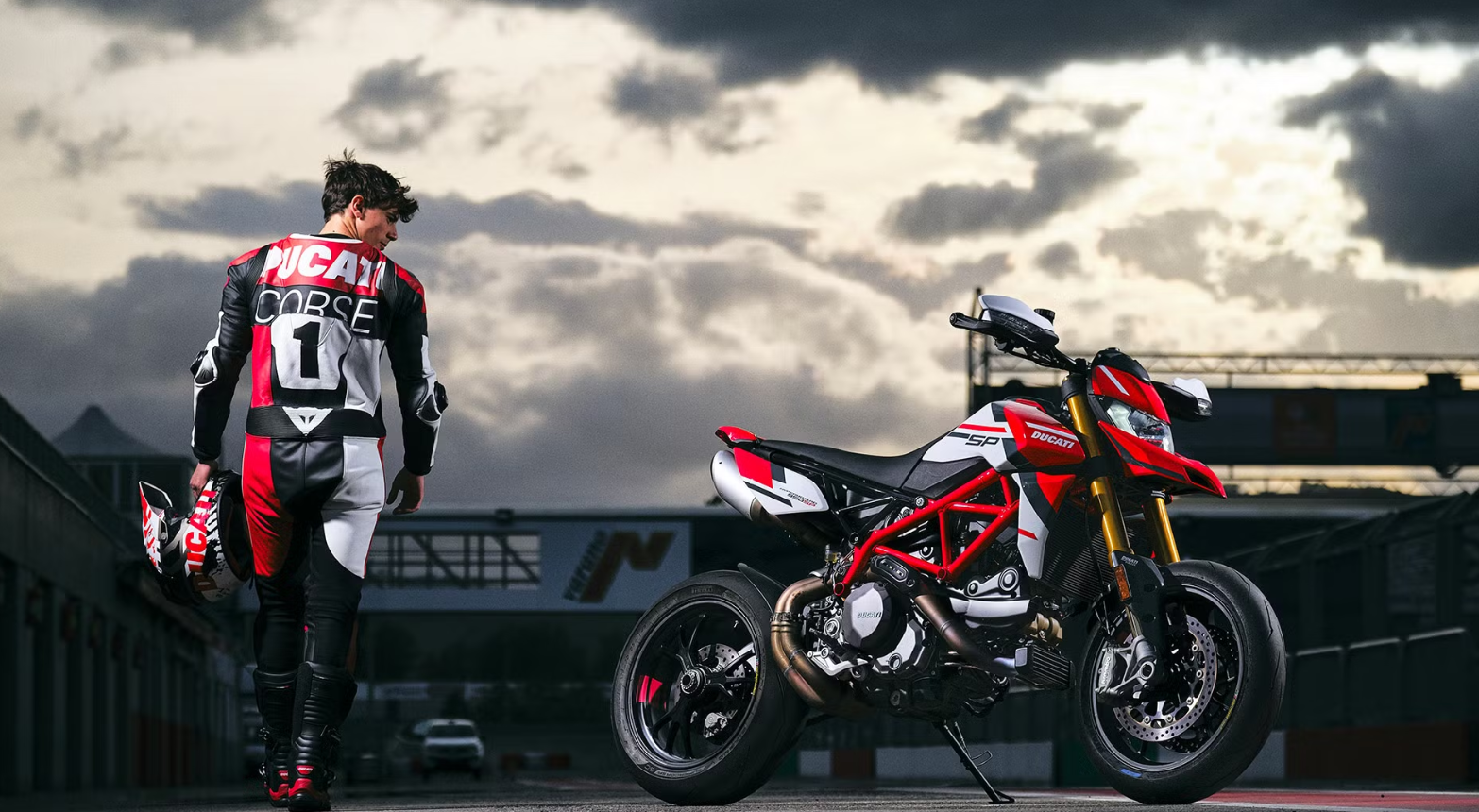 Top 10 mẫu xe mô tô động cơ V-Twin tốt nhất năm 2025- Ảnh 10. Top 10 mẫu xe mô tô động cơ V-Twin tốt nhất năm 2025- Ảnh 10.