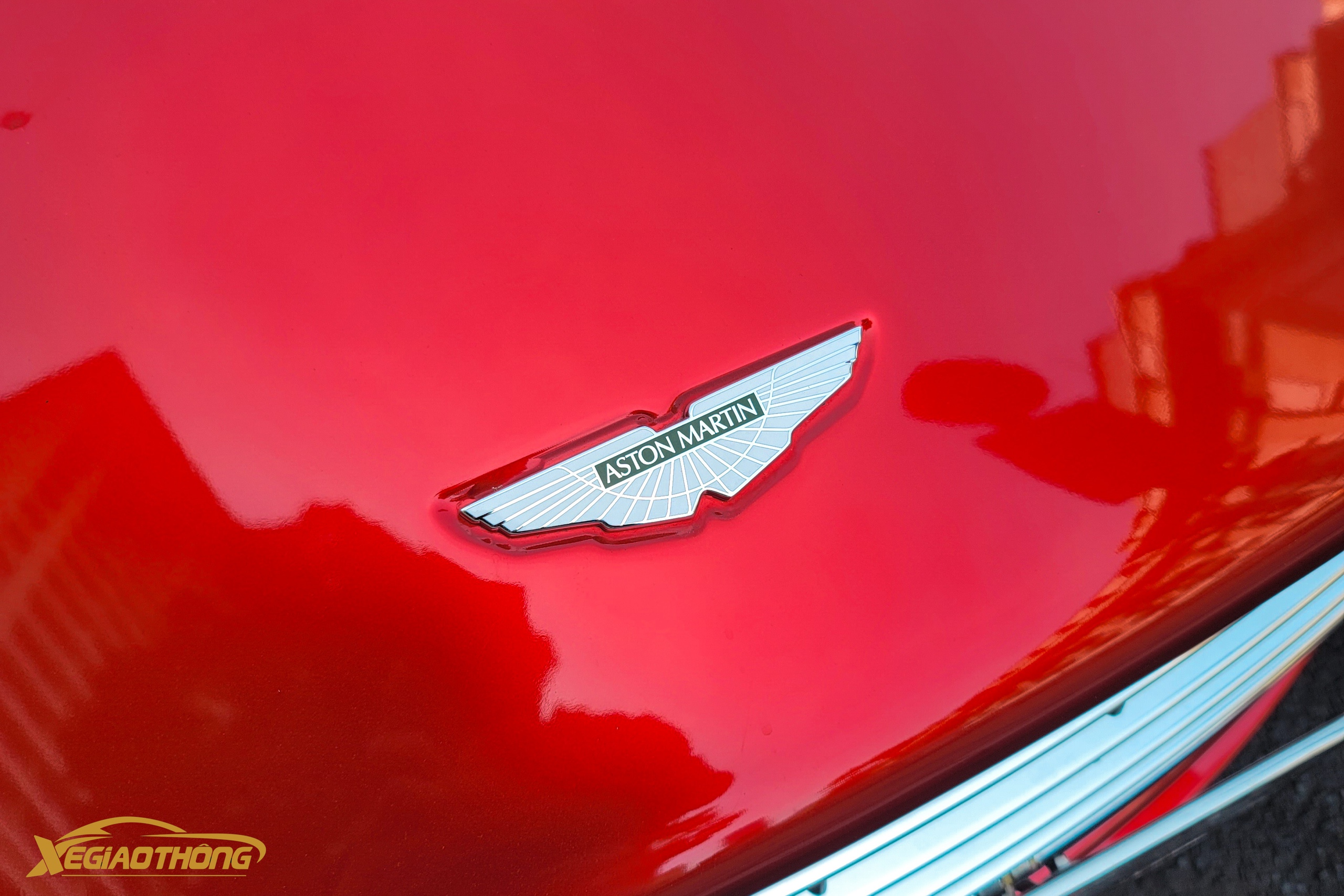 Cận cảnh siêu xe hàng hiếm Aston Martin Rapide tại Việt Nam- Ảnh 8. Cận cảnh siêu xe hàng hiếm Aston Martin Rapide tại Việt Nam- Ảnh 8.