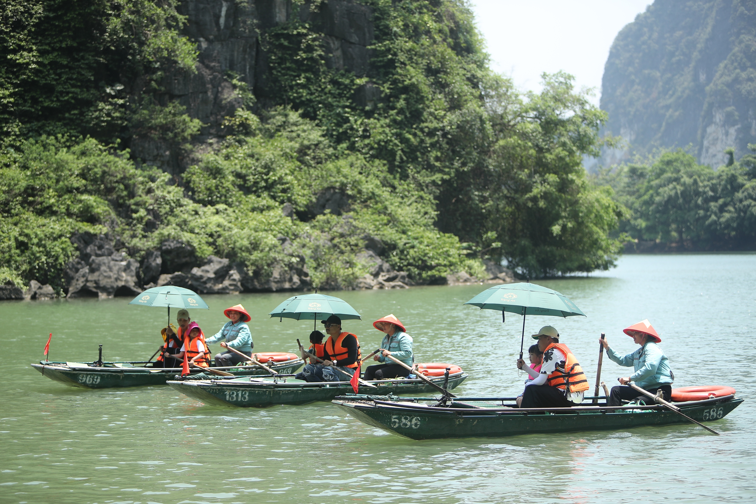 Diễn viên Duy Hưng, Trung Ruồi lần đầu lên sới vật- Ảnh 1. Diễn viên Duy Hưng, Trung Ruồi lần đầu lên sới vật- Ảnh 1.