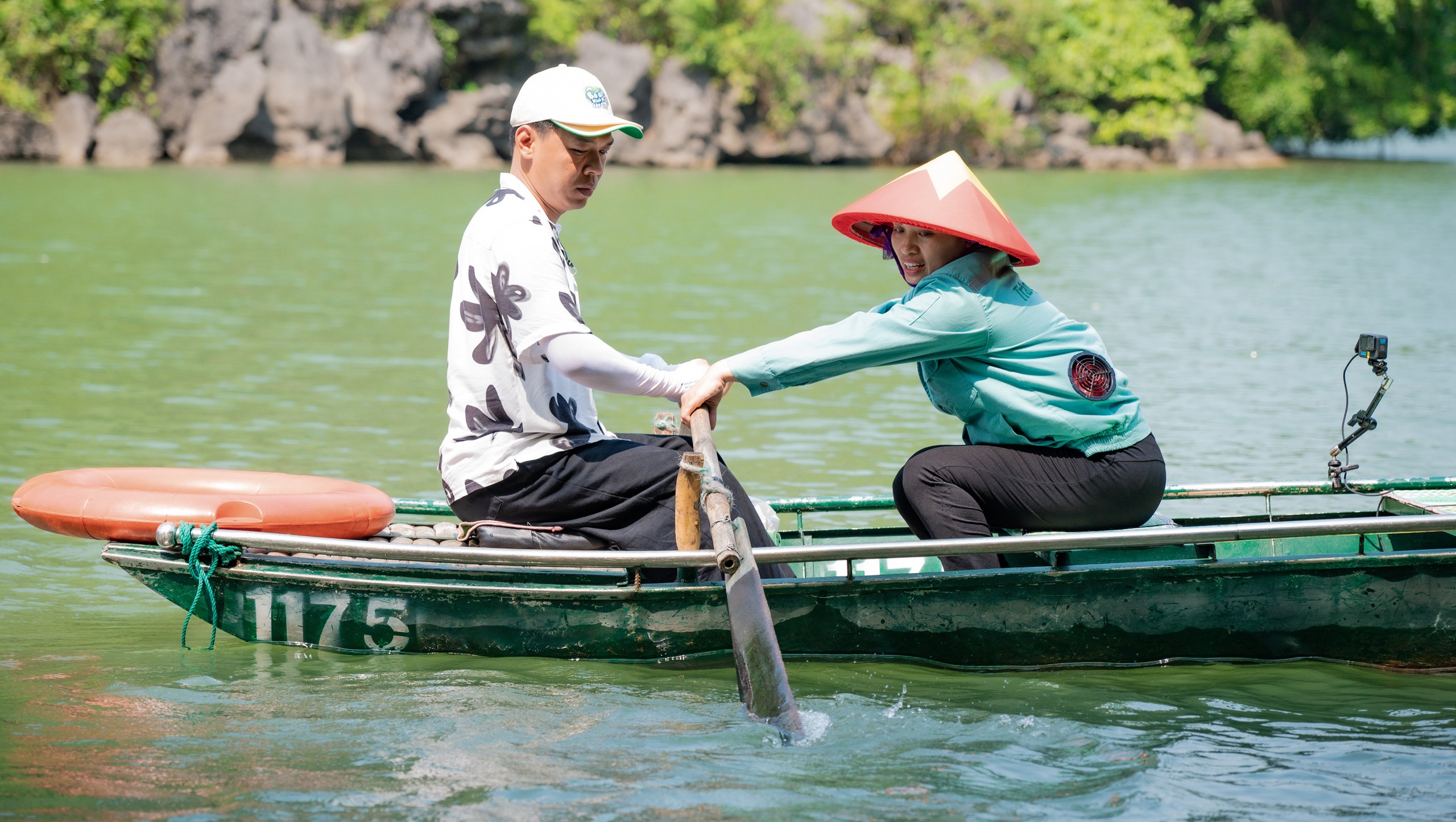 Diễn viên Duy Hưng, Trung Ruồi lần đầu lên sới vật- Ảnh 6. Diễn viên Duy Hưng, Trung Ruồi lần đầu lên sới vật- Ảnh 6.