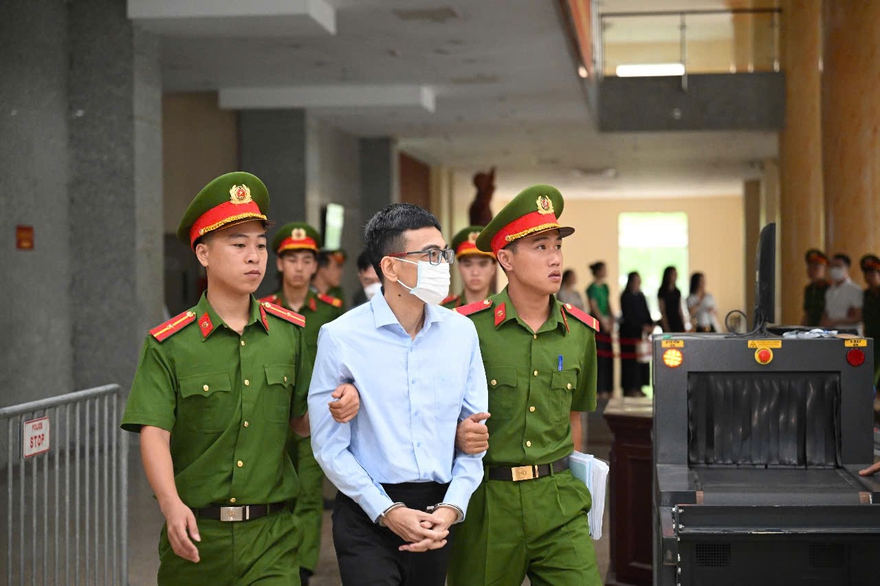 Trịnh Văn Quyết nguy cơ tử vong rất cao, ủy quyền 5 luật sư tại tòa phúc thẩm- Ảnh 4. Trịnh Văn Quyết nguy cơ tử vong rất cao, ủy quyền 5 luật sư tại tòa phúc thẩm- Ảnh 4.