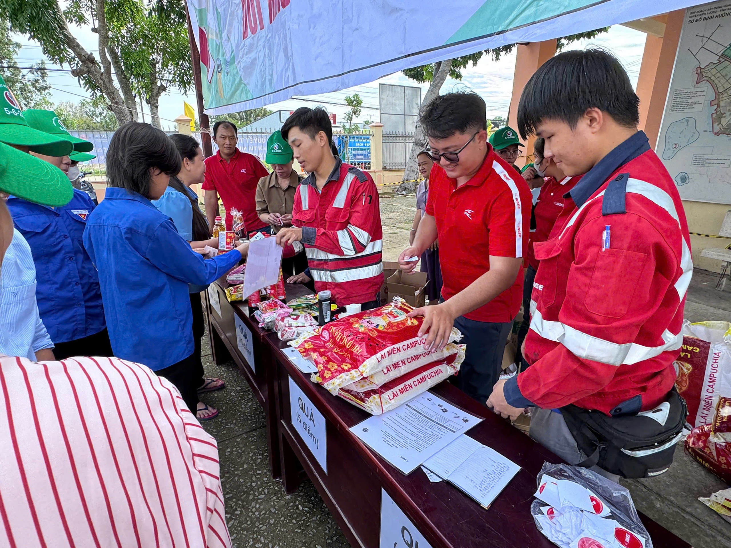 INSEE đã tổ chức chương trình “Đổi rác nhận quà” lần thứ 3 liên tiếp tại tỉnh Kiên Giang.