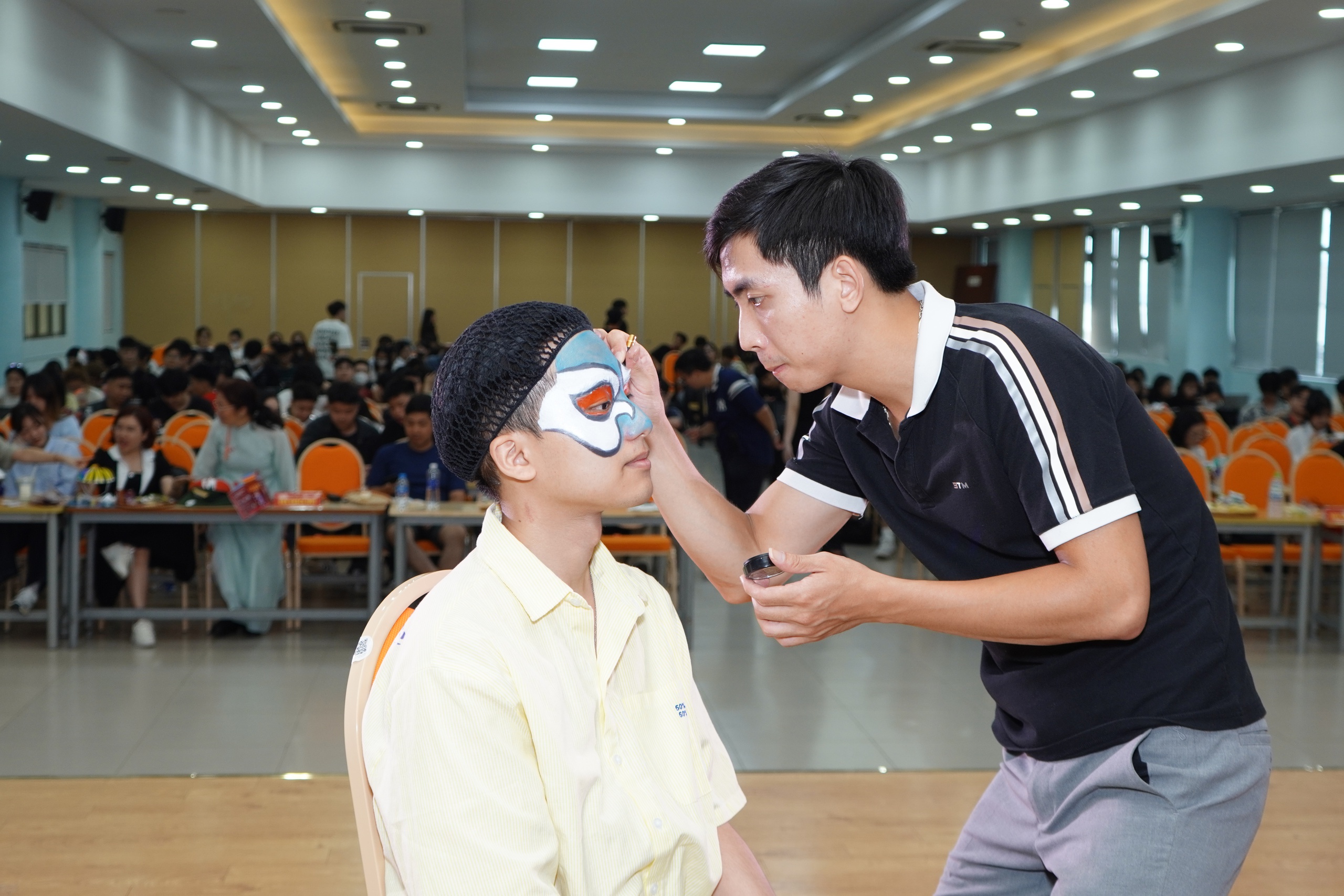 Nghệ sĩ Nhà hát Tuồng Việt Nam cổ vũ gen Z bảo tồn nghệ thuật truyền thống- Ảnh 5. Nghệ sĩ Nhà hát Tuồng Việt Nam cổ vũ gen Z bảo tồn nghệ thuật truyền thống- Ảnh 5.