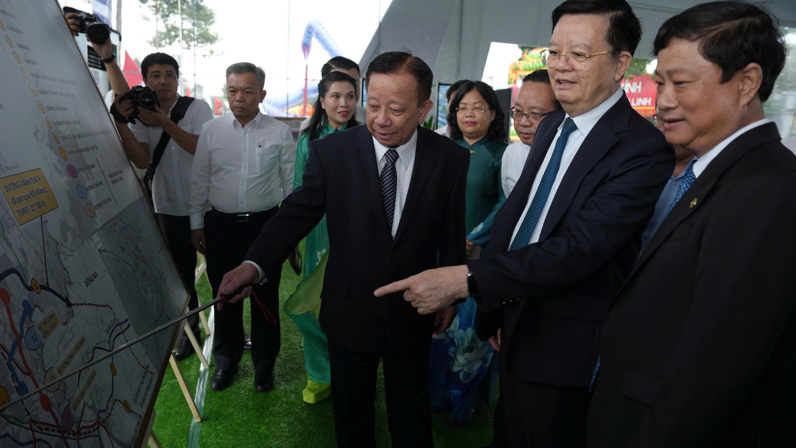 Bình Dương khởi công dự án đường Vành đai 4, khánh thành nhiều tuyến đường kết nối vùng- Ảnh 3. Bình Dương khởi công dự án đường Vành đai 4, khánh thành nhiều tuyến đường kết nối vùng- Ảnh 3.