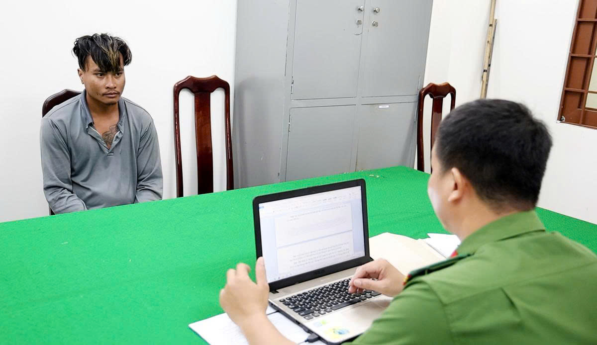 An Giang: Tông vào chó chạy trên đường, nam thanh niên chém chủ nuôi chó tử vong- Ảnh 1. An Giang: Tông vào chó chạy trên đường, nam thanh niên chém chủ nuôi chó tử vong- Ảnh 1.