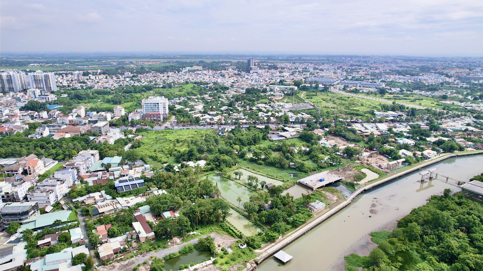 Sáp nhập Đồng Nai - Bình Phước, quy định đất đai sẽ thay đổi ra sao?- Ảnh 1. Sáp nhập Đồng Nai - Bình Phước, quy định đất đai sẽ thay đổi ra sao?- Ảnh 1.