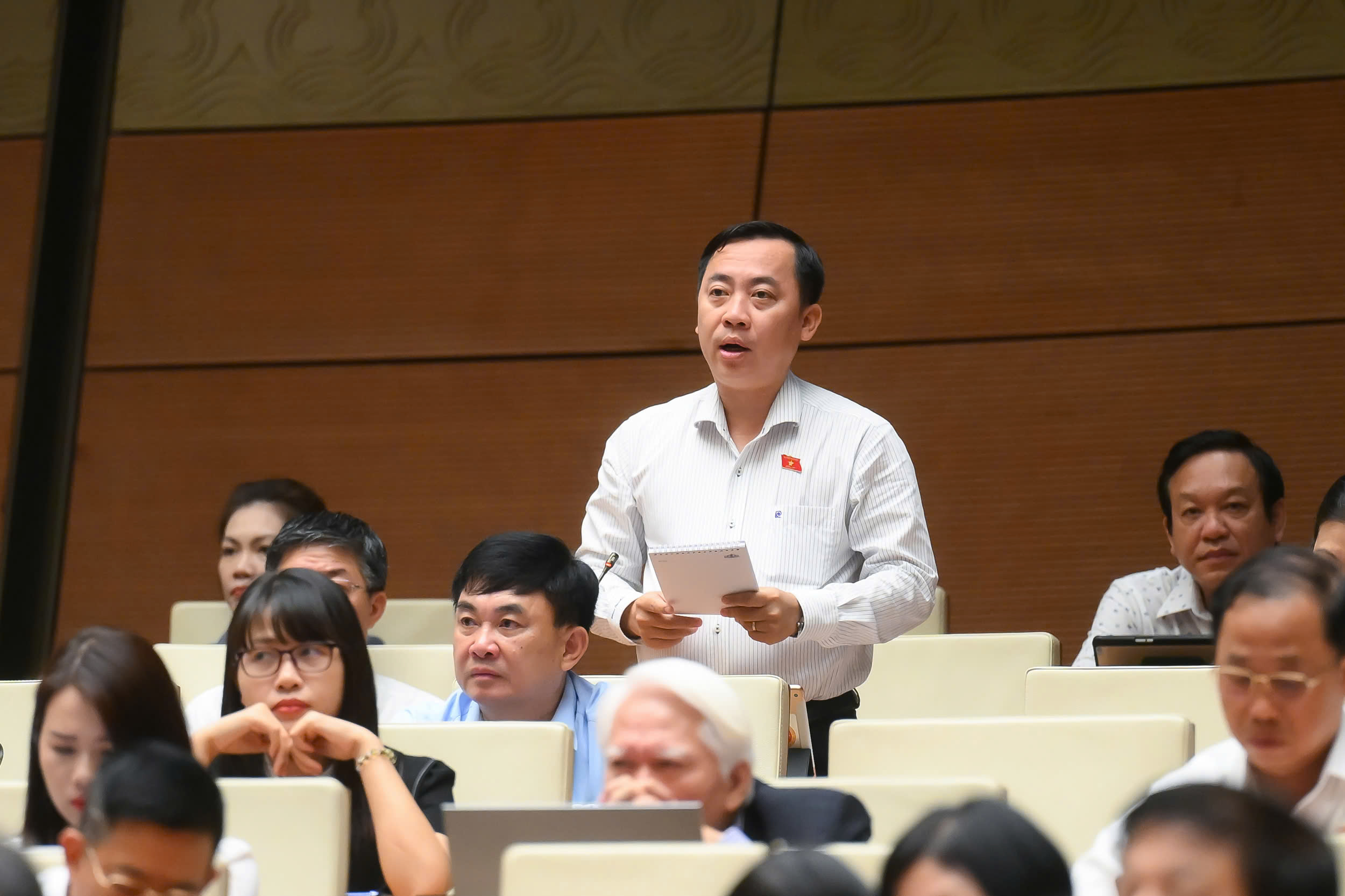 Không lo gánh nặng nợ công khi triển khai cùng lúc nhiều dự án hạ tầng lớn- Ảnh 2. Không lo gánh nặng nợ công khi triển khai cùng lúc nhiều dự án hạ tầng lớn- Ảnh 2.