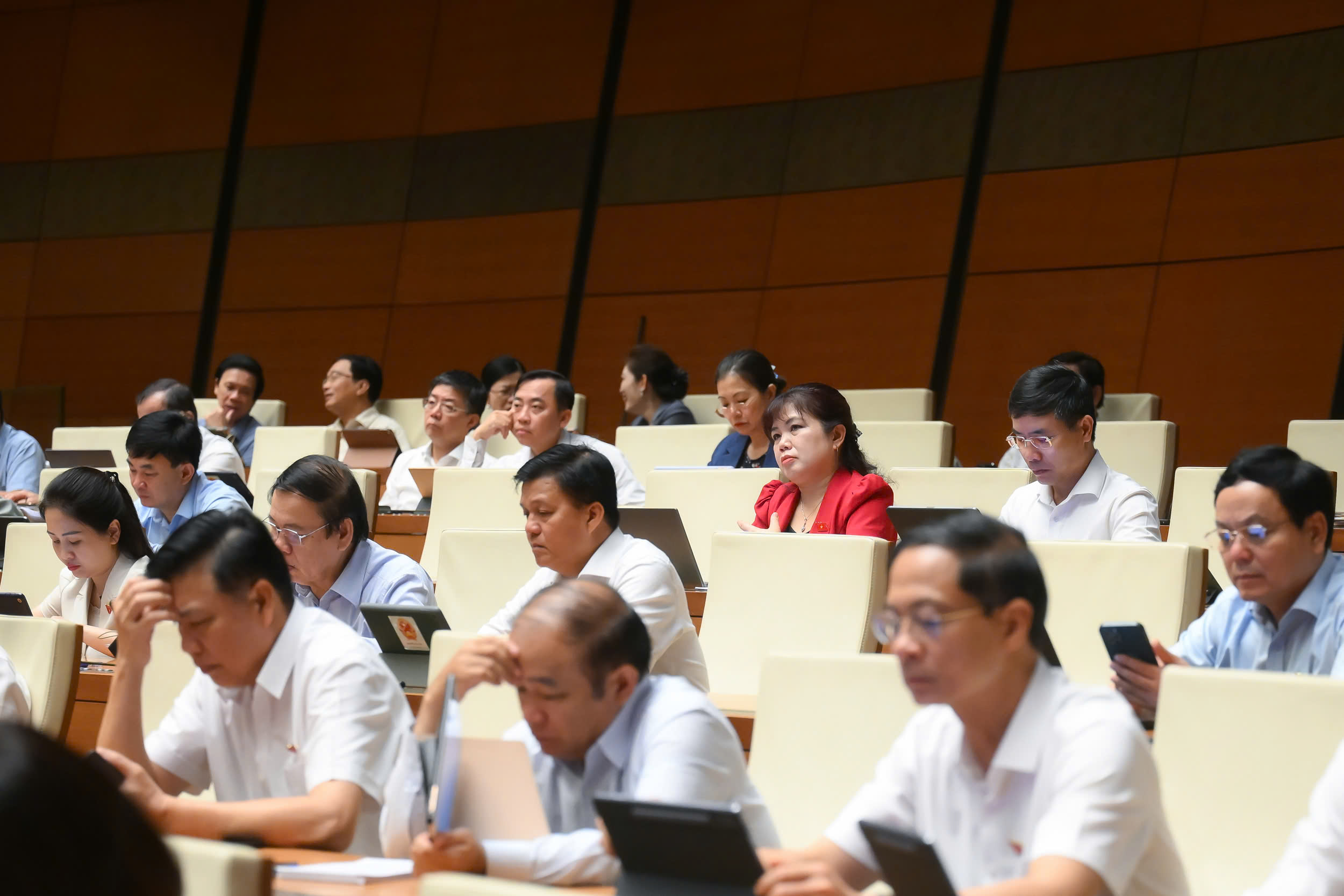 Không lo gánh nặng nợ công khi triển khai cùng lúc nhiều dự án hạ tầng lớn- Ảnh 4. Không lo gánh nặng nợ công khi triển khai cùng lúc nhiều dự án hạ tầng lớn- Ảnh 4.