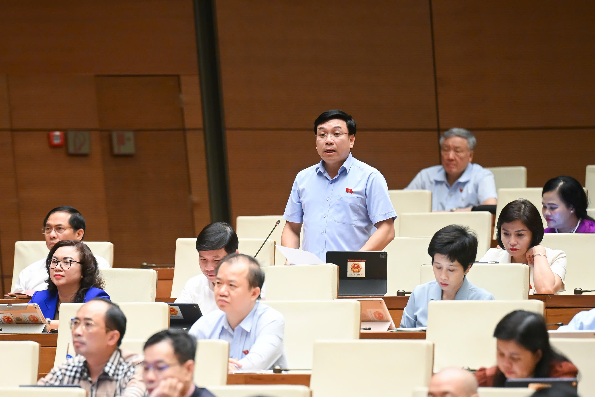 Bộ trưởng GD&ĐT: "Không phải cứ có thời gian là lôi nhau ra dạy thêm, học thêm"- Ảnh 4. Bộ trưởng GD&ĐT: "Không phải cứ có thời gian là lôi nhau ra dạy thêm, học thêm"- Ảnh 4.