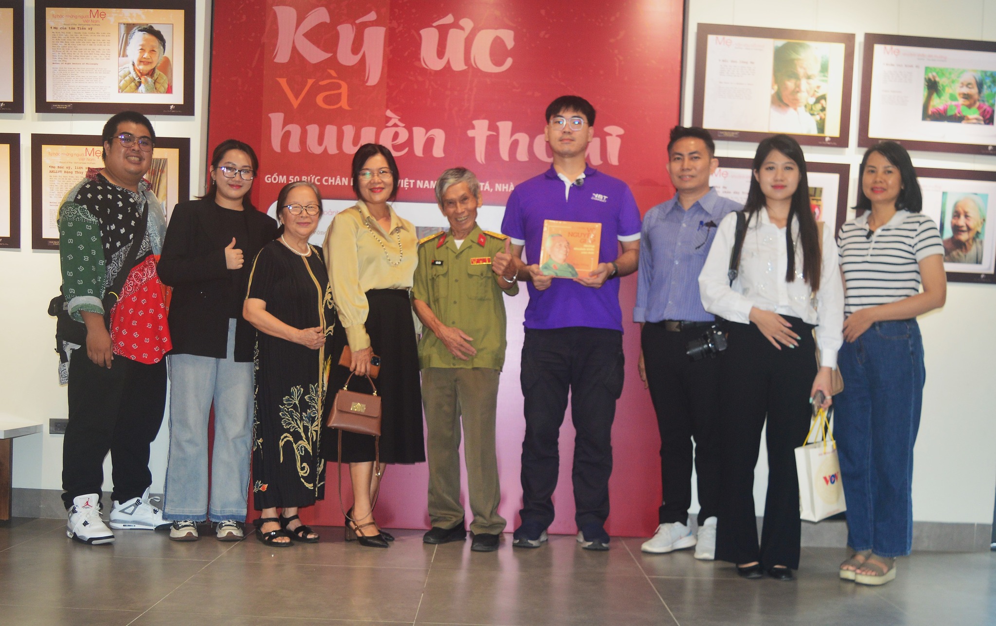 Nhà báo Trần Hồng: Người kể chuyện bằng ảnh về mẹ Việt Nam Anh hùng- Ảnh 3. Nhà báo Trần Hồng: Người kể chuyện bằng ảnh về mẹ Việt Nam Anh hùng- Ảnh 3.