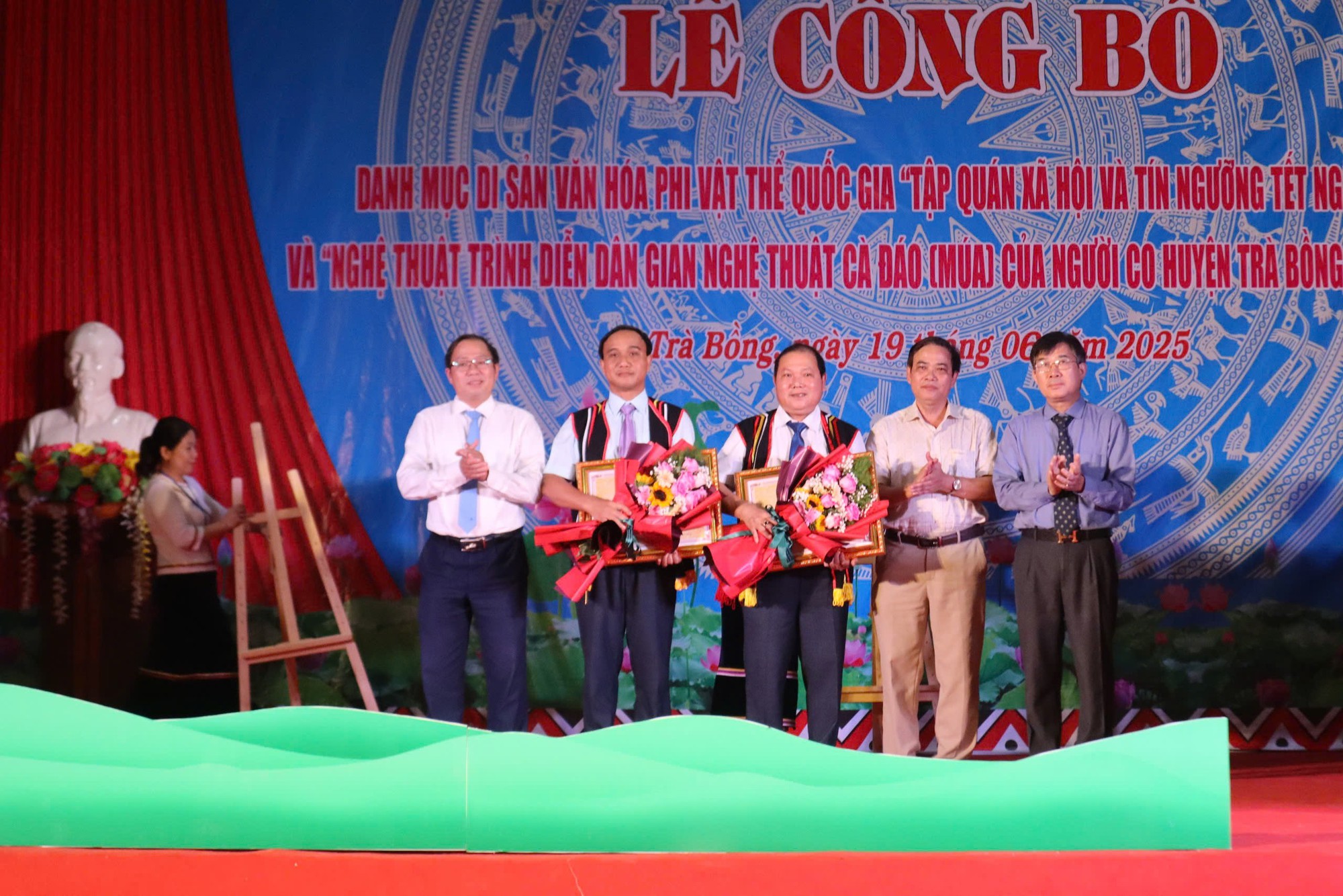 Hai loại hình nghệ thuật miền núi Quảng Ngãi được công nhận di sản phi vật thể quốc gia- Ảnh 1. Hai loại hình nghệ thuật miền núi Quảng Ngãi được công nhận di sản phi vật thể quốc gia- Ảnh 1.