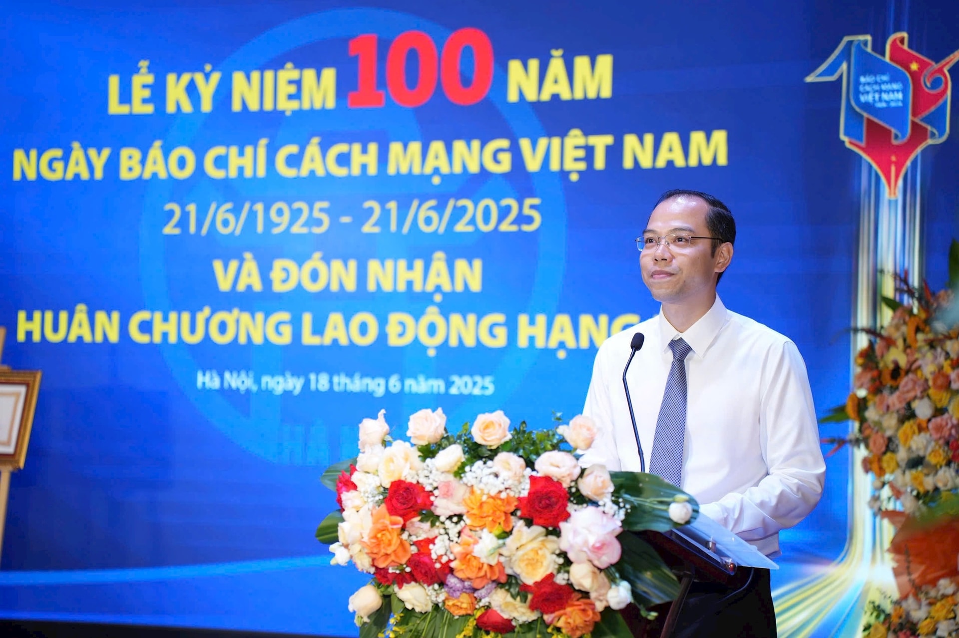 Phó Bí thư Thành đoàn, Chủ tịch Hội Sinh viên thành phố Hà Nội Nguyễn Tiến Hưng phát biểu tại buổi lễ. Ảnh: TTTĐ Phó Bí thư Thành đoàn, Chủ tịch Hội Sinh viên thành phố Hà Nội Nguyễn Tiến Hưng phát biểu tại buổi lễ. Ảnh: TTTĐ