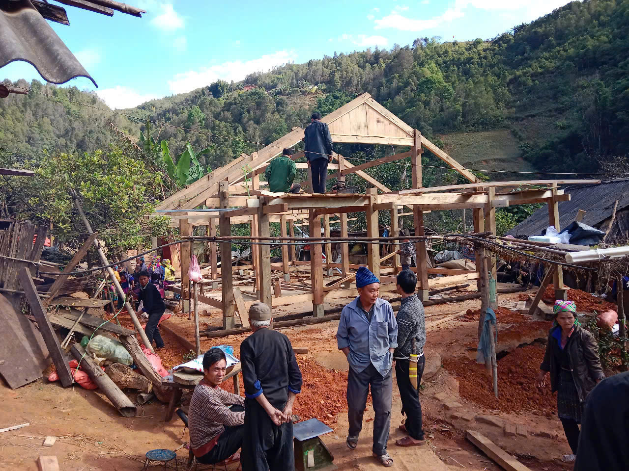 Xóa nhà tạm, nhà dột nát - Kỳ tích từ lòng dân Yên Bái- Ảnh 5. Xóa nhà tạm, nhà dột nát - Kỳ tích từ lòng dân Yên Bái- Ảnh 5.