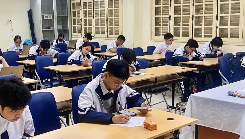 Thi lớp 10 chuyên Hà Nội 2025 thí sinh cần lưu ý gì?- Ảnh 1.