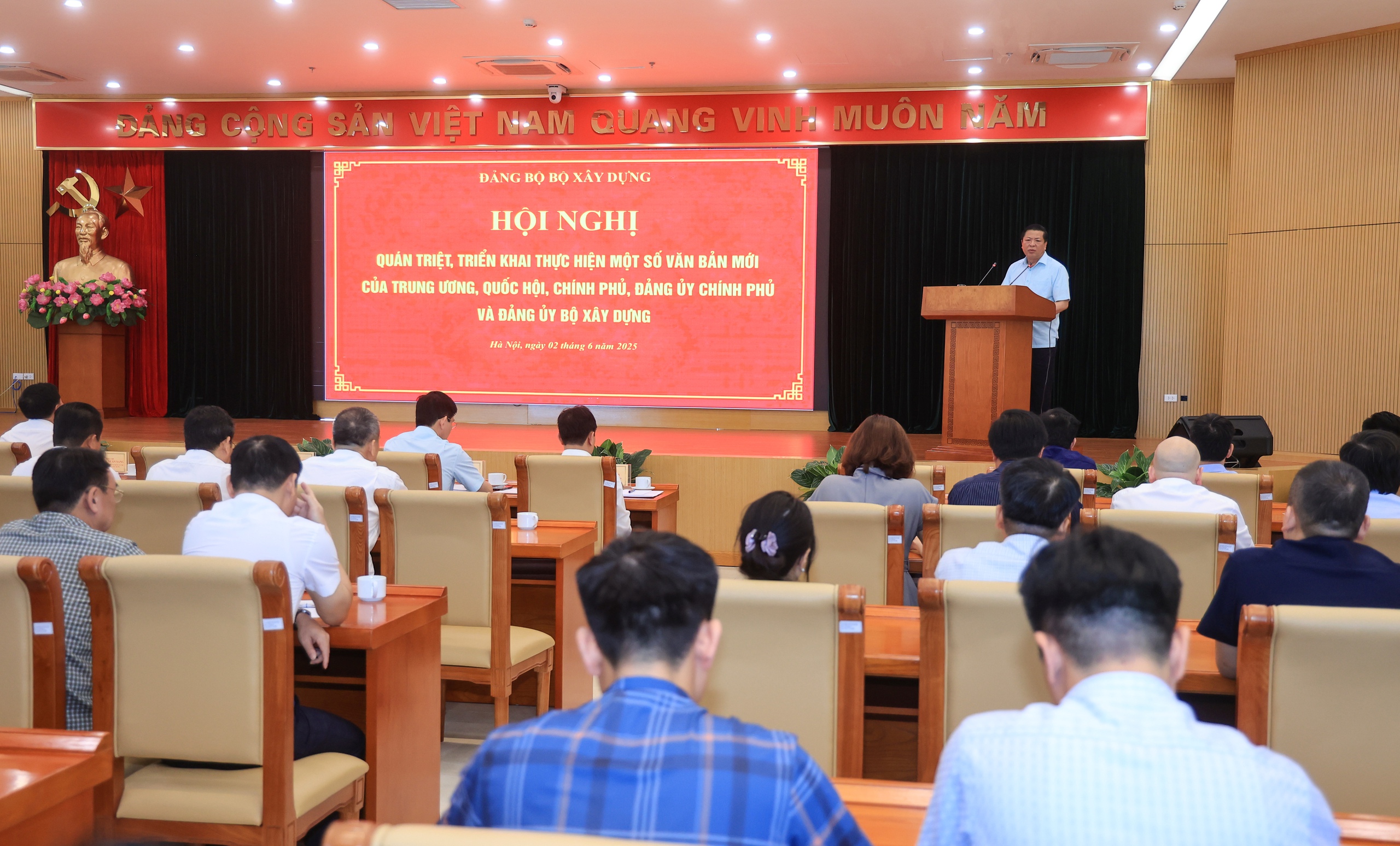Đảng bộ Bộ Xây dựng quán triệt các văn bản mới của Đảng, Nhà nước- Ảnh 3. Đảng bộ Bộ Xây dựng quán triệt các văn bản mới của Đảng, Nhà nước- Ảnh 3.
