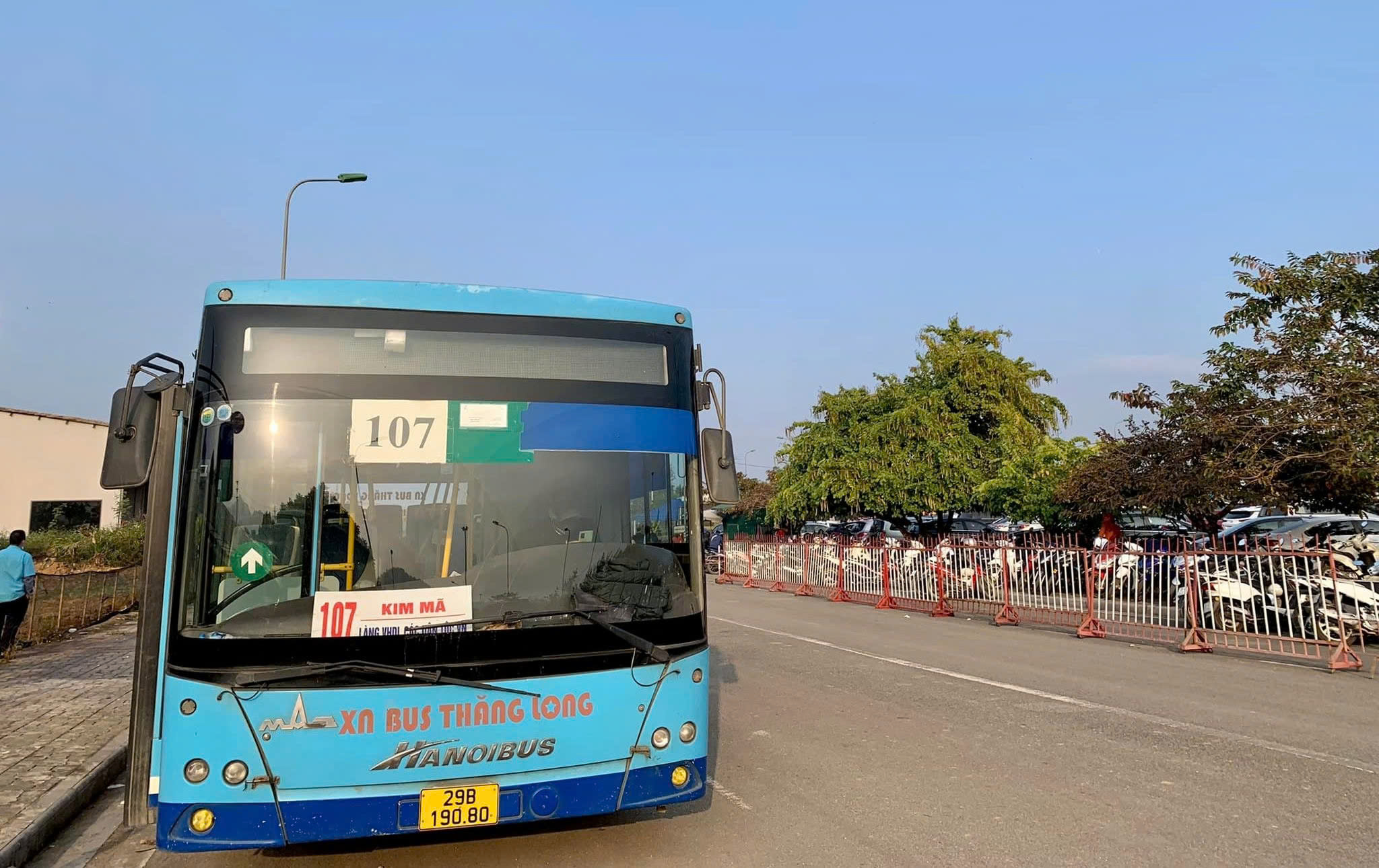 Hà Nội: Điều chỉnh lộ trình nhiều tuyến buýt phục vụ thi công Vành đai 3,5- Ảnh 1. Hà Nội: Điều chỉnh lộ trình nhiều tuyến buýt phục vụ thi công Vành đai 3,5- Ảnh 1.