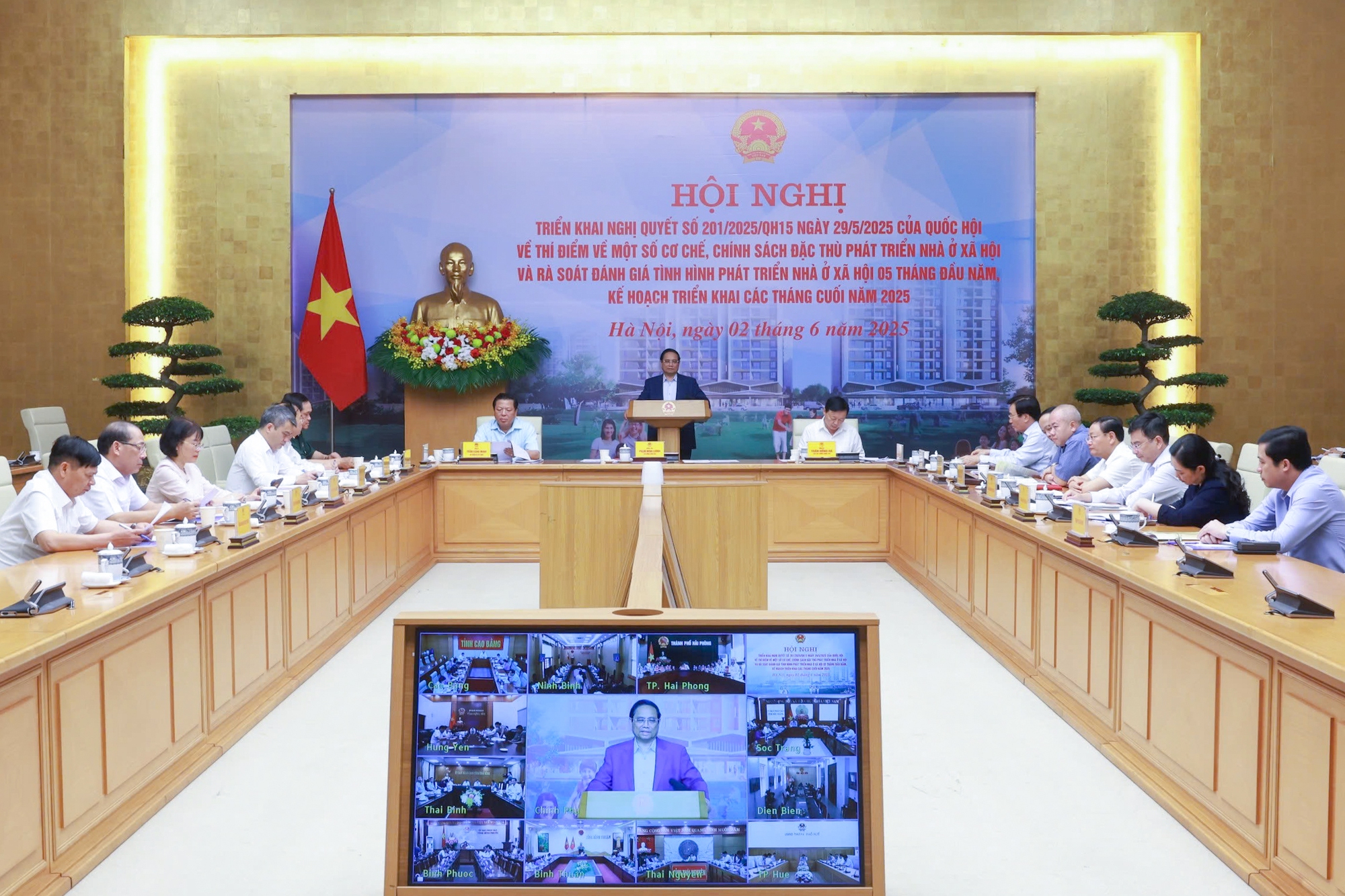 Thủ tục làm nhà ở xã hội giảm ít nhất 350 ngày, phải bắt tay ngay vào việc- Ảnh 2. Thủ tục làm nhà ở xã hội giảm ít nhất 350 ngày, phải bắt tay ngay vào việc- Ảnh 2.