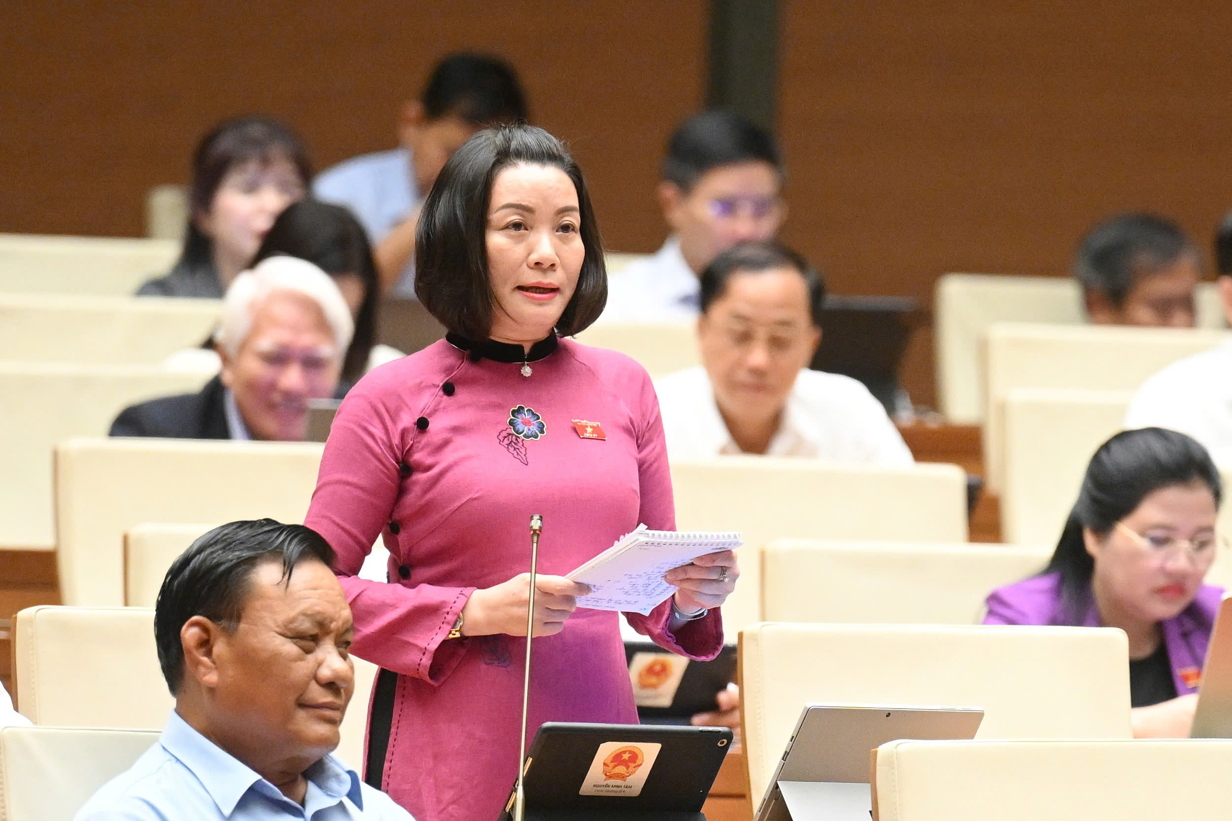Bộ trưởng Bộ GD&ĐT: Bạo lực học đường chỉ chấm dứt khi người lớn không còn đánh nhau- Ảnh 1. Bộ trưởng Bộ GD&ĐT: Bạo lực học đường chỉ chấm dứt khi người lớn không còn đánh nhau- Ảnh 1.
