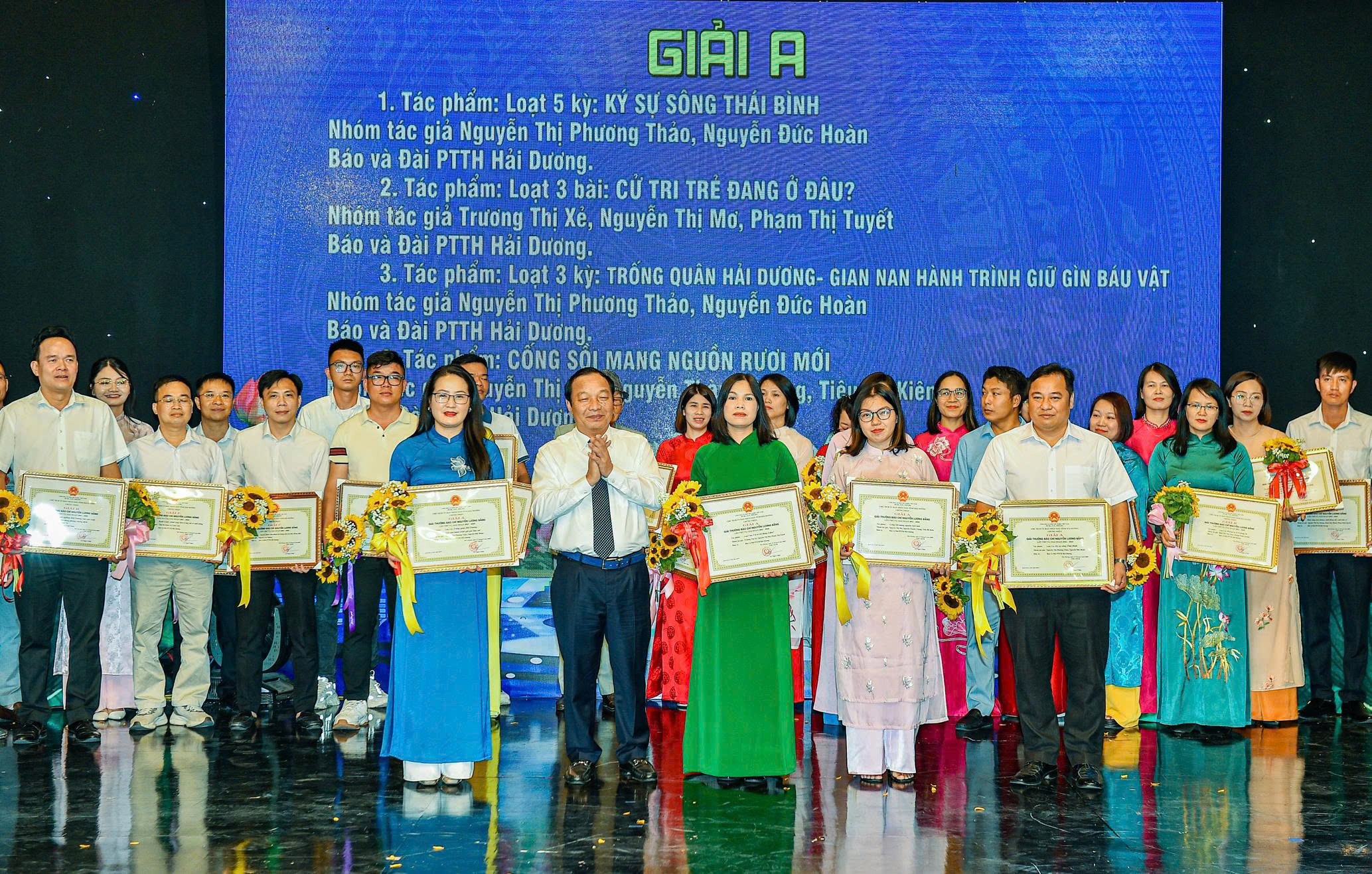 Báo Xây dựng đoạt Giải báo chí Nguyễn Lương Bằng tỉnh Hải Dương lần thứ VI- Ảnh 1. Báo Xây dựng đoạt Giải báo chí Nguyễn Lương Bằng tỉnh Hải Dương lần thứ VI- Ảnh 1.