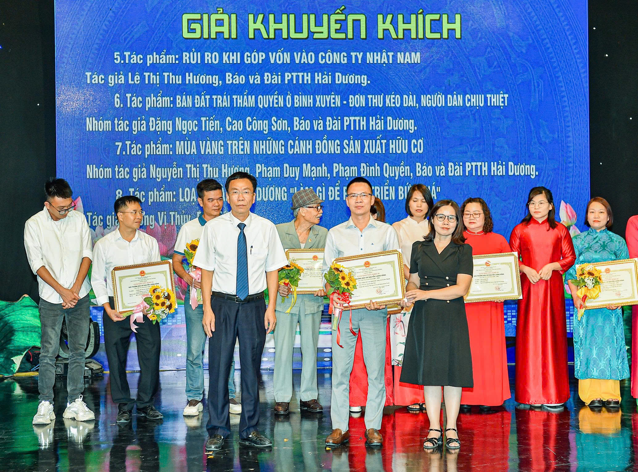 Báo Xây dựng đoạt Giải báo chí Nguyễn Lương Bằng tỉnh Hải Dương lần thứ VI- Ảnh 2. Báo Xây dựng đoạt Giải báo chí Nguyễn Lương Bằng tỉnh Hải Dương lần thứ VI- Ảnh 2.