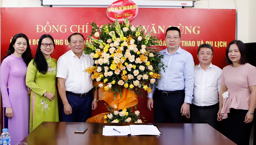Báo chí Cách mạng Việt Nam: “Mạch nguồn tri thức - Kết nối niềm tin"- Ảnh 5. Báo chí Cách mạng Việt Nam: “Mạch nguồn tri thức - Kết nối niềm tin"- Ảnh 5.