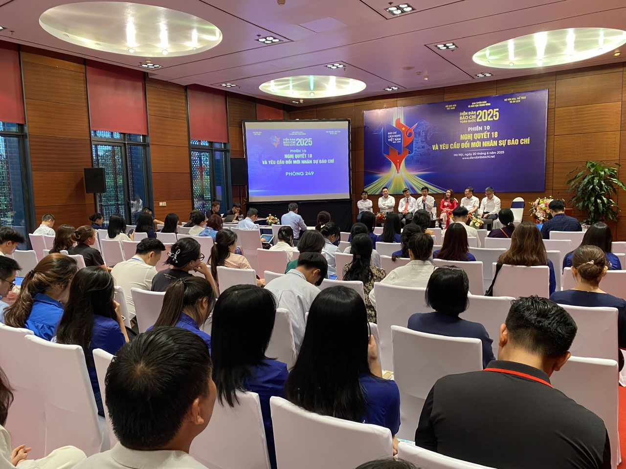 Nghị quyết 18: Cơ hội mới cho báo chí trong thời đại số- Ảnh 2. Nghị quyết 18: Cơ hội mới cho báo chí trong thời đại số- Ảnh 2.