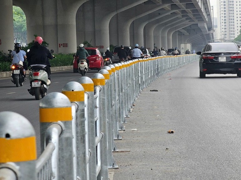 Vì sao Hà Nội phân làn cứng trên đường Võ Chí Công, Phạm Văn Đồng?- Ảnh 2. Vì sao Hà Nội phân làn cứng trên đường Võ Chí Công, Phạm Văn Đồng?- Ảnh 2.