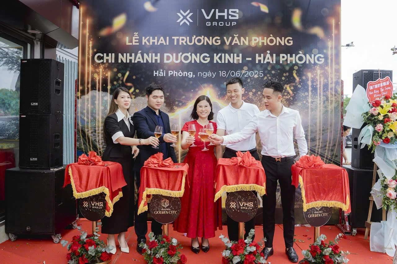 VHS đánh dấu bước tiến chiến lược mở rộng văn phòng từ Bắc vào Nam- Ảnh 2. VHS đánh dấu bước tiến chiến lược mở rộng văn phòng từ Bắc vào Nam- Ảnh 2.