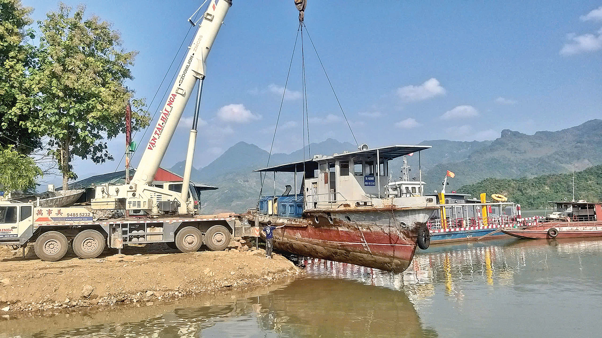 Những người “gác cổng” sông nước- Ảnh 2.