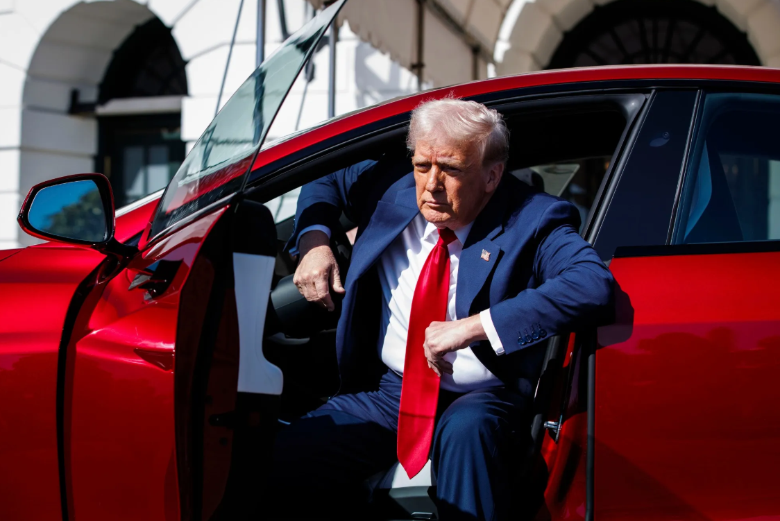 Ông Trump giải cứu dòng xe cơ bắp tại Mỹ- Ảnh 1. Ông Trump giải cứu dòng xe cơ bắp tại Mỹ- Ảnh 1.
