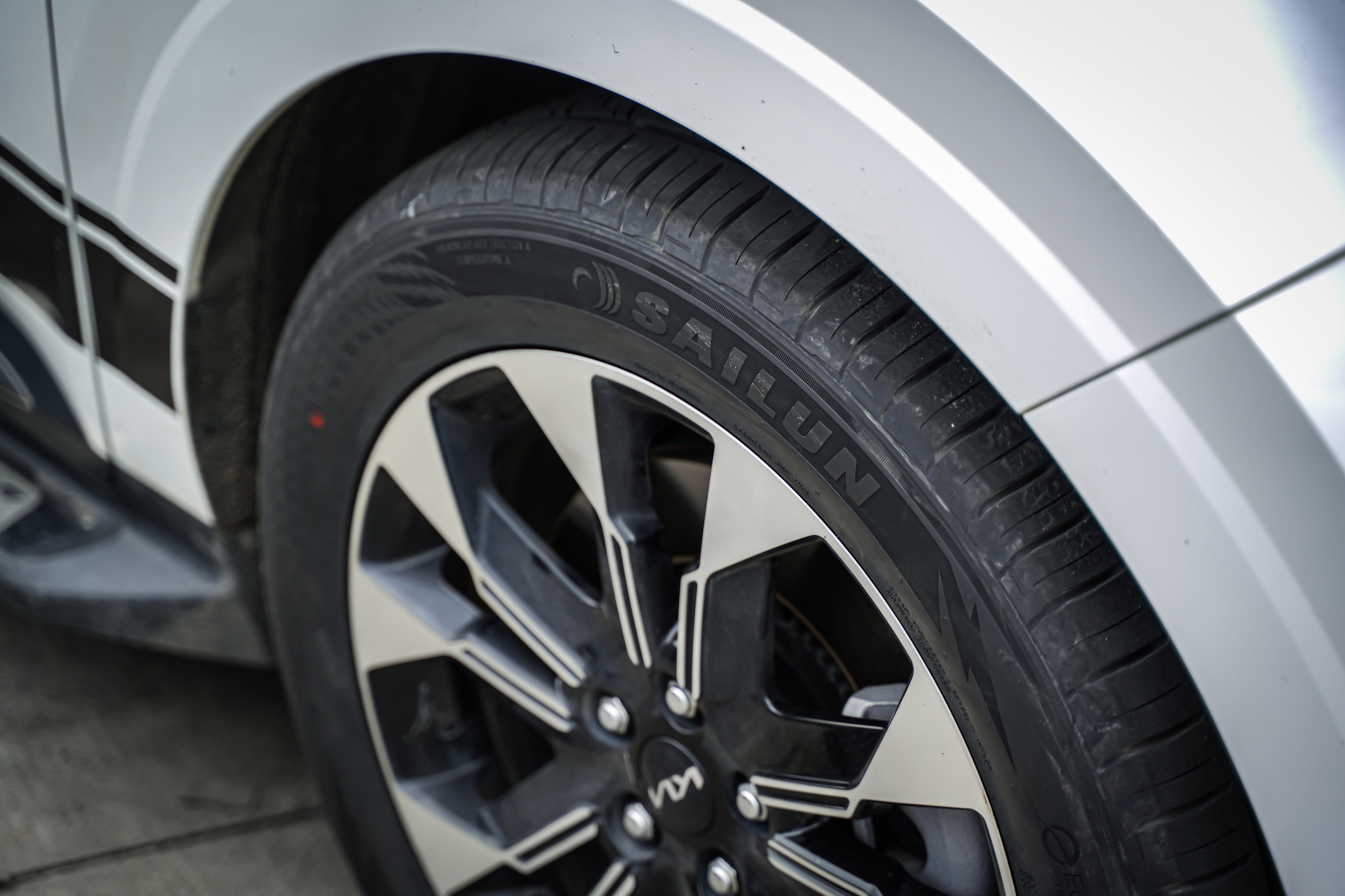 Michelin và Bridgestone có thêm đối thủ ở phân khúc lốp cao cấp tại Việt Nam- Ảnh 1. Michelin và Bridgestone có thêm đối thủ ở phân khúc lốp cao cấp tại Việt Nam- Ảnh 1.