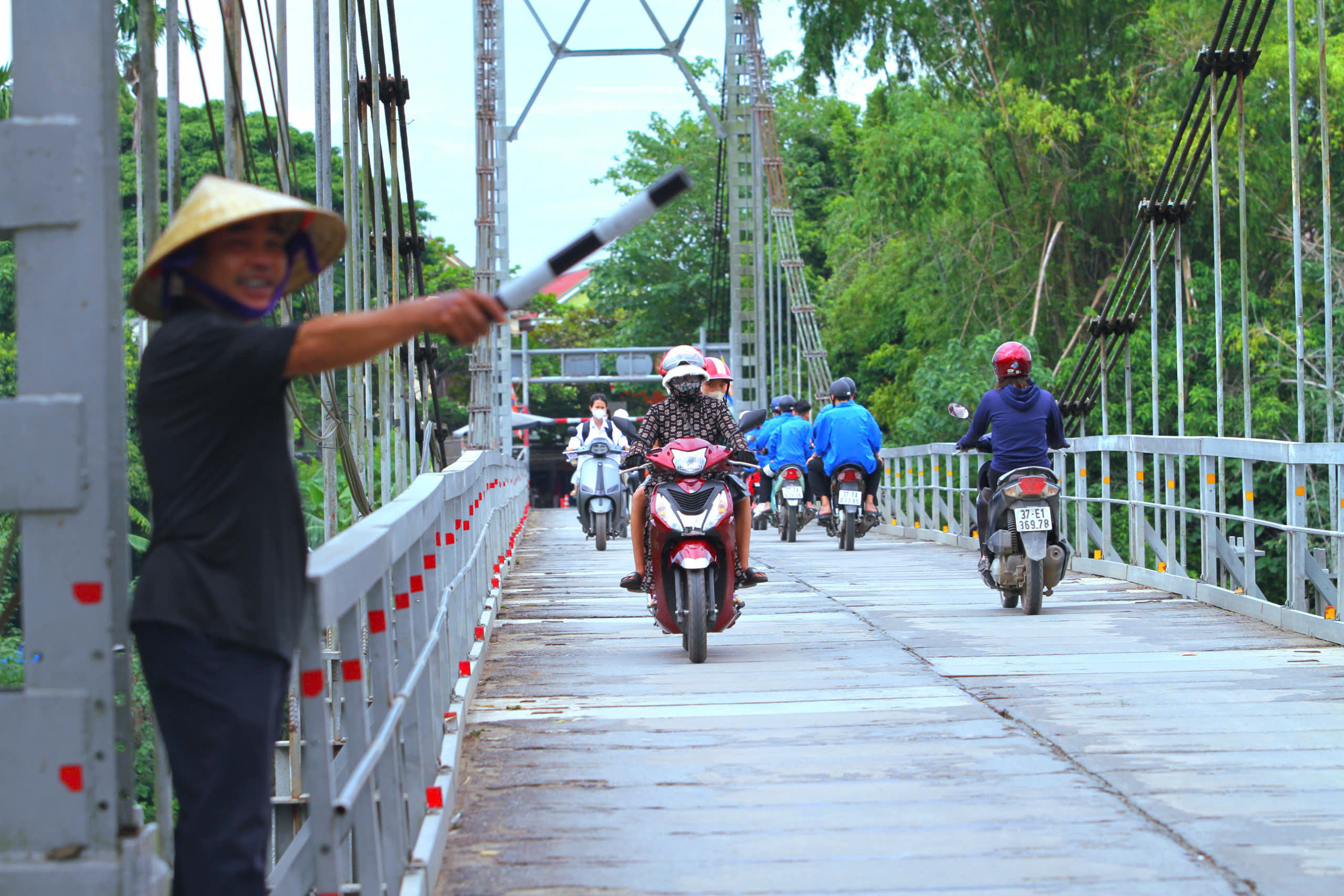 Nghệ An: Cần gấp rút xây mới cầu treo sông Giăng- Ảnh 7. Nghệ An: Cần gấp rút xây mới cầu treo sông Giăng- Ảnh 7.