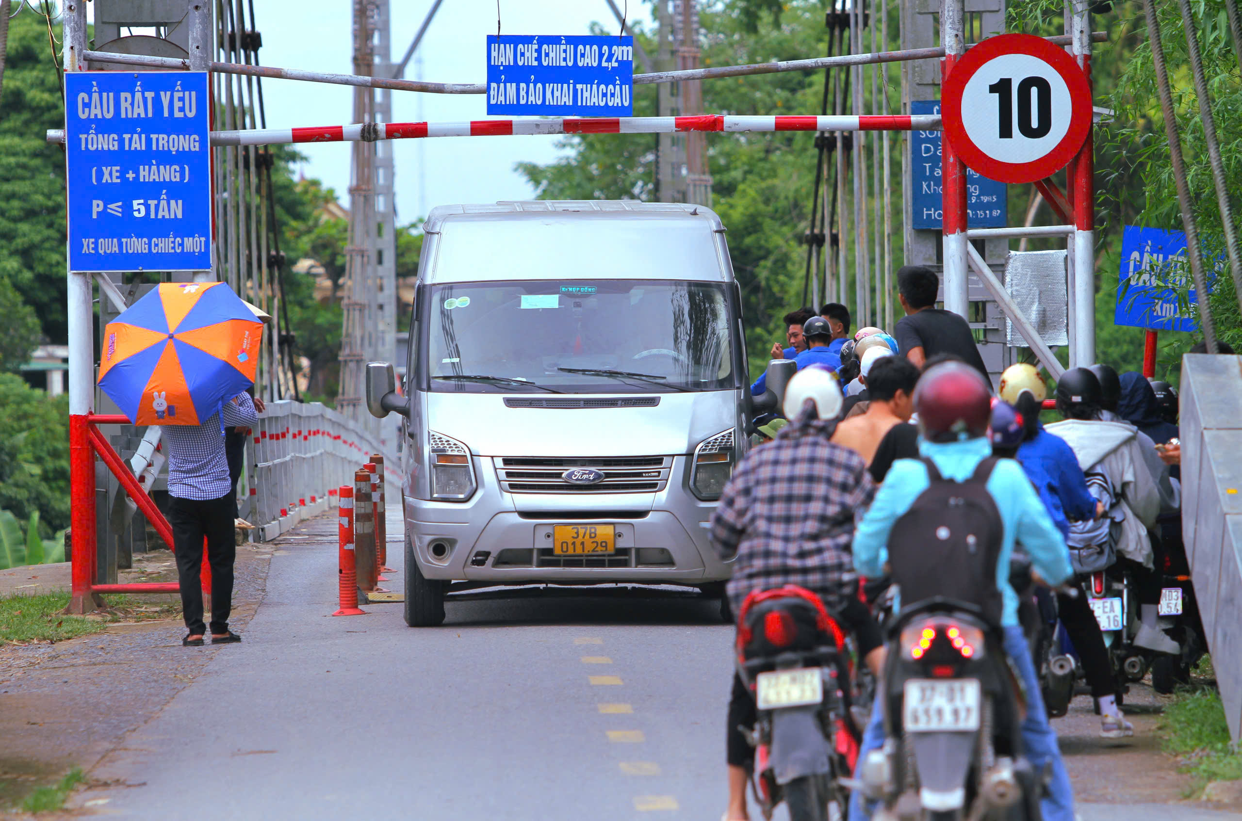 Nghệ An: Cần gấp rút xây mới cầu treo sông Giăng- Ảnh 6. Nghệ An: Cần gấp rút xây mới cầu treo sông Giăng- Ảnh 6.