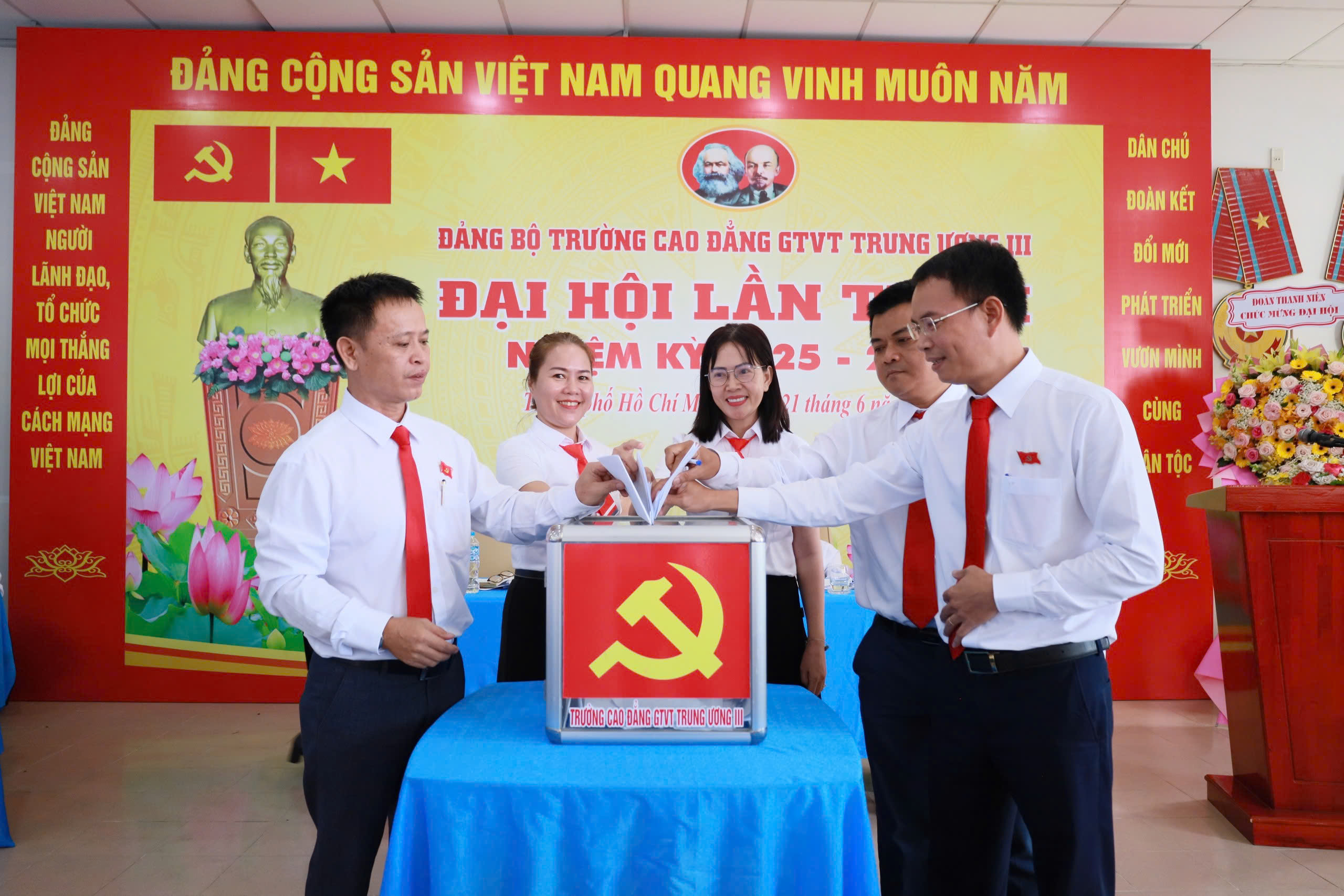 Đại hội Đảng bộ trường Cao đẳng GTVT TƯ III lần thứ X: Đoàn kết - Đổi mới - Phát triển- Ảnh 2.