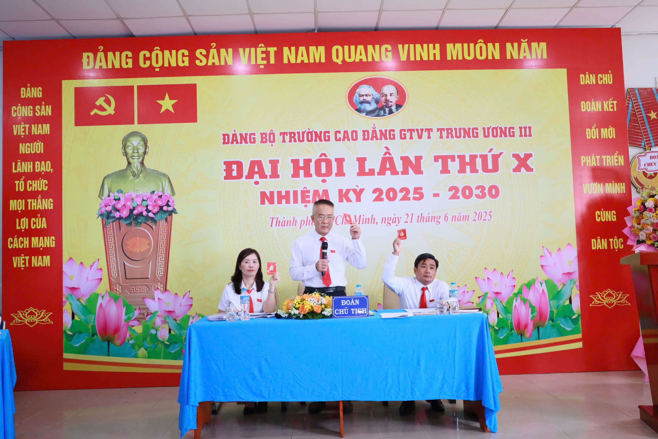 Đại hội Đảng bộ trường Cao đẳng GTVT TƯ III lần thứ X: Đoàn kết - Đổi mới - Phát triển- Ảnh 3.
