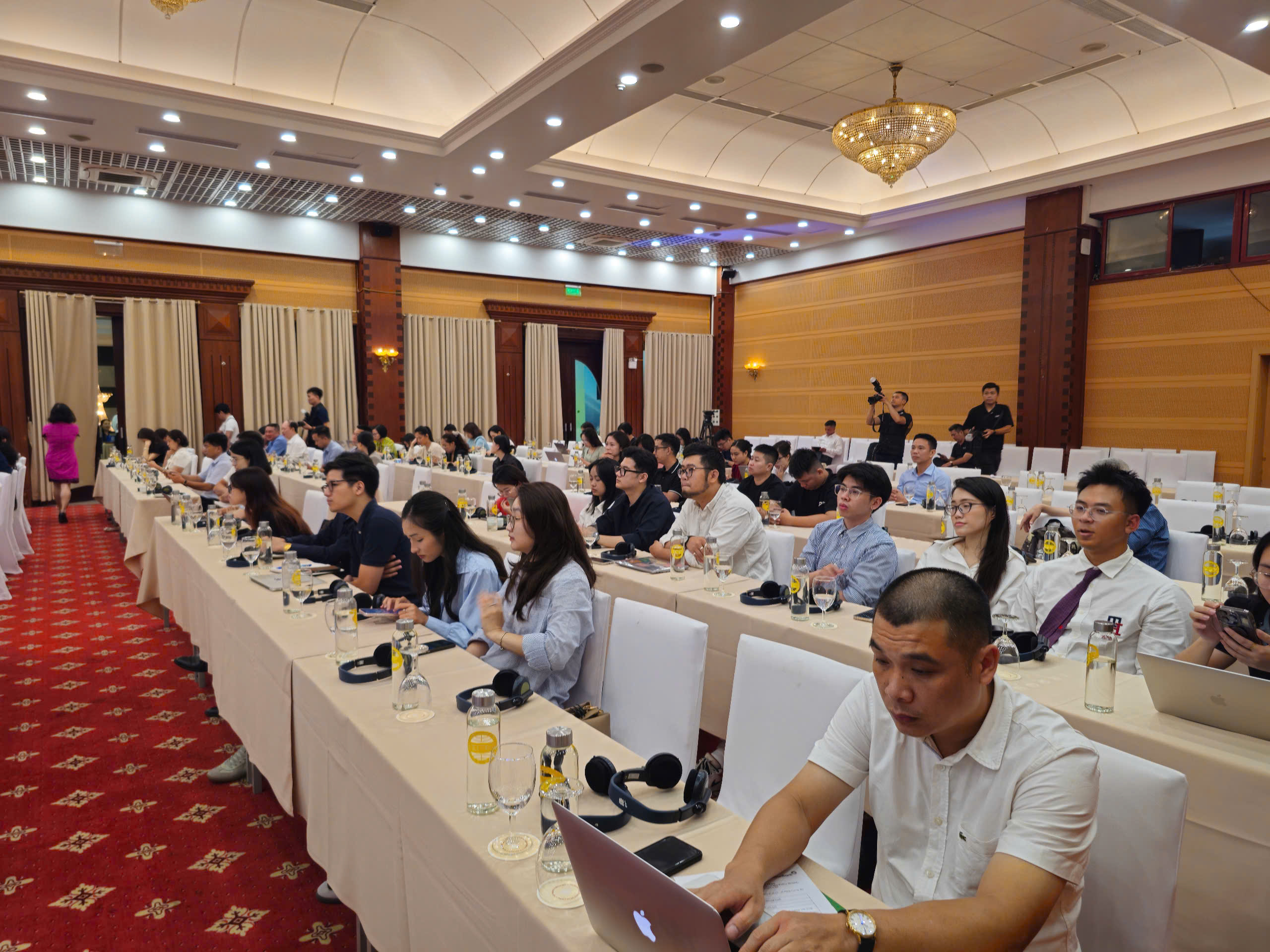 Đầu tư nguồn nhân lực để gỡ điểm nghẽn chuyển đổi xanh- Ảnh 2. Đầu tư nguồn nhân lực để gỡ điểm nghẽn chuyển đổi xanh- Ảnh 2.