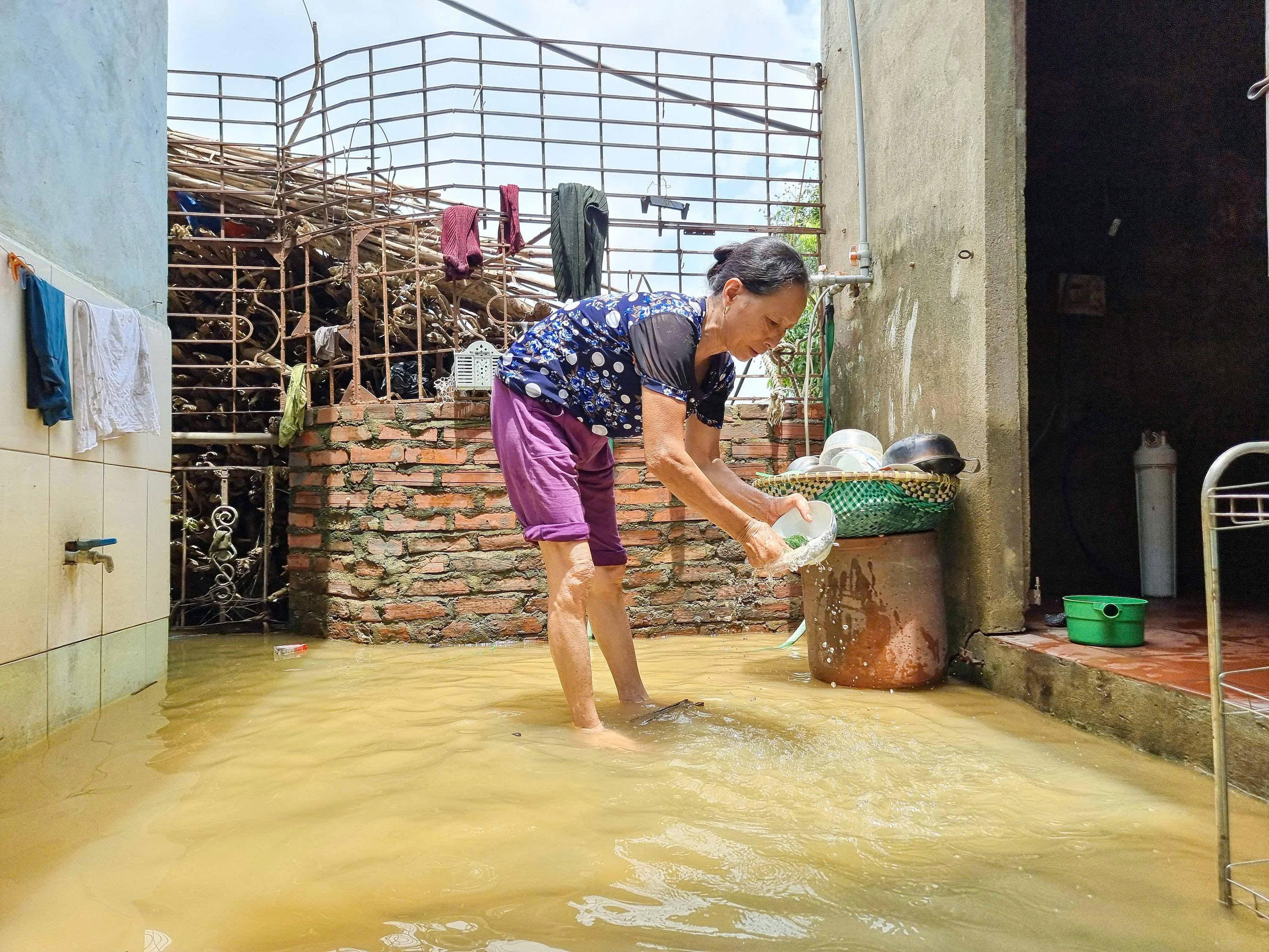 Chủ động ứng phó, Bắc Giang giảm thiểu thiệt hại do mưa lũ- Ảnh 6. Chủ động ứng phó, Bắc Giang giảm thiểu thiệt hại do mưa lũ- Ảnh 6.