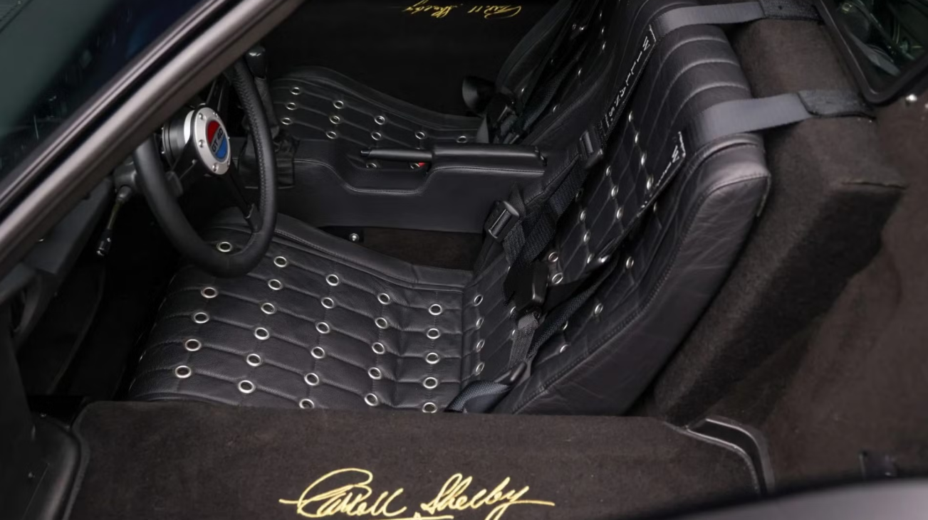 Ford GT40 phiên bản đặc biệt lên sàn đấu giá- Ảnh 2. Ford GT40 phiên bản đặc biệt lên sàn đấu giá- Ảnh 2.