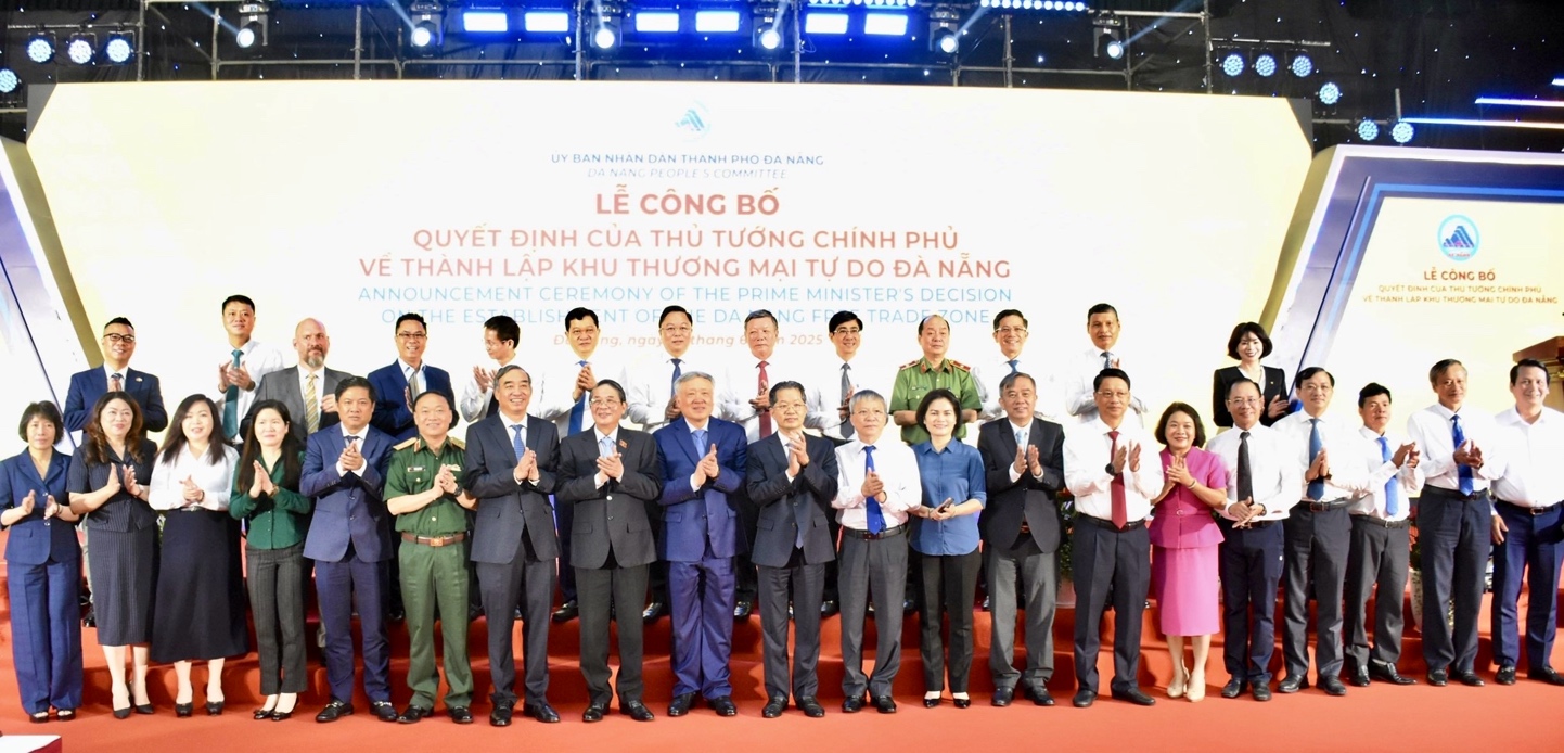 BIDV triển khai các giải pháp tài chính, công nghệ cho Khu thương mại tự do Đà Nẵng- Ảnh 3. BIDV triển khai các giải pháp tài chính, công nghệ cho Khu thương mại tự do Đà Nẵng- Ảnh 3.