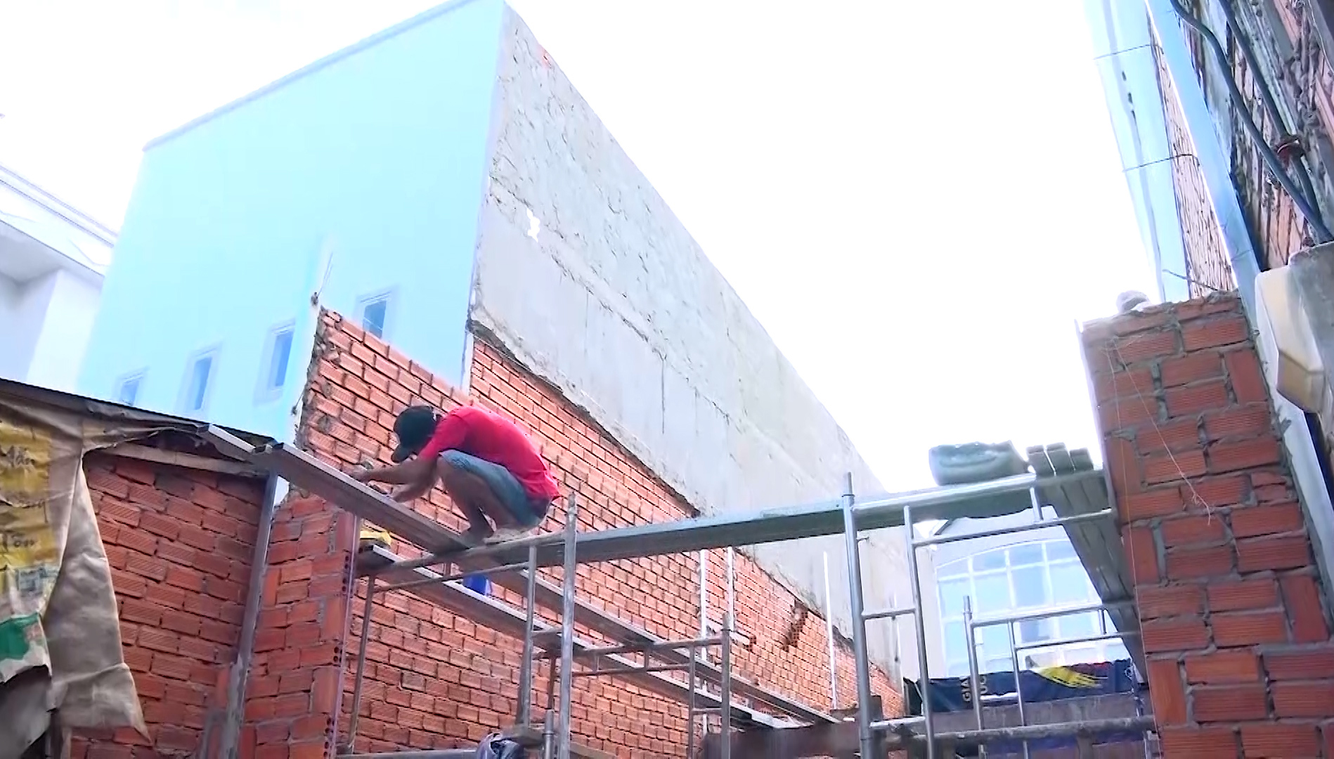 An Giang: 207 tỷ đồng xây mới, sửa chữa 3.135 căn nhà tạm, nhà dột nát- Ảnh 1. An Giang: 207 tỷ đồng xây mới, sửa chữa 3.135 căn nhà tạm, nhà dột nát- Ảnh 1.