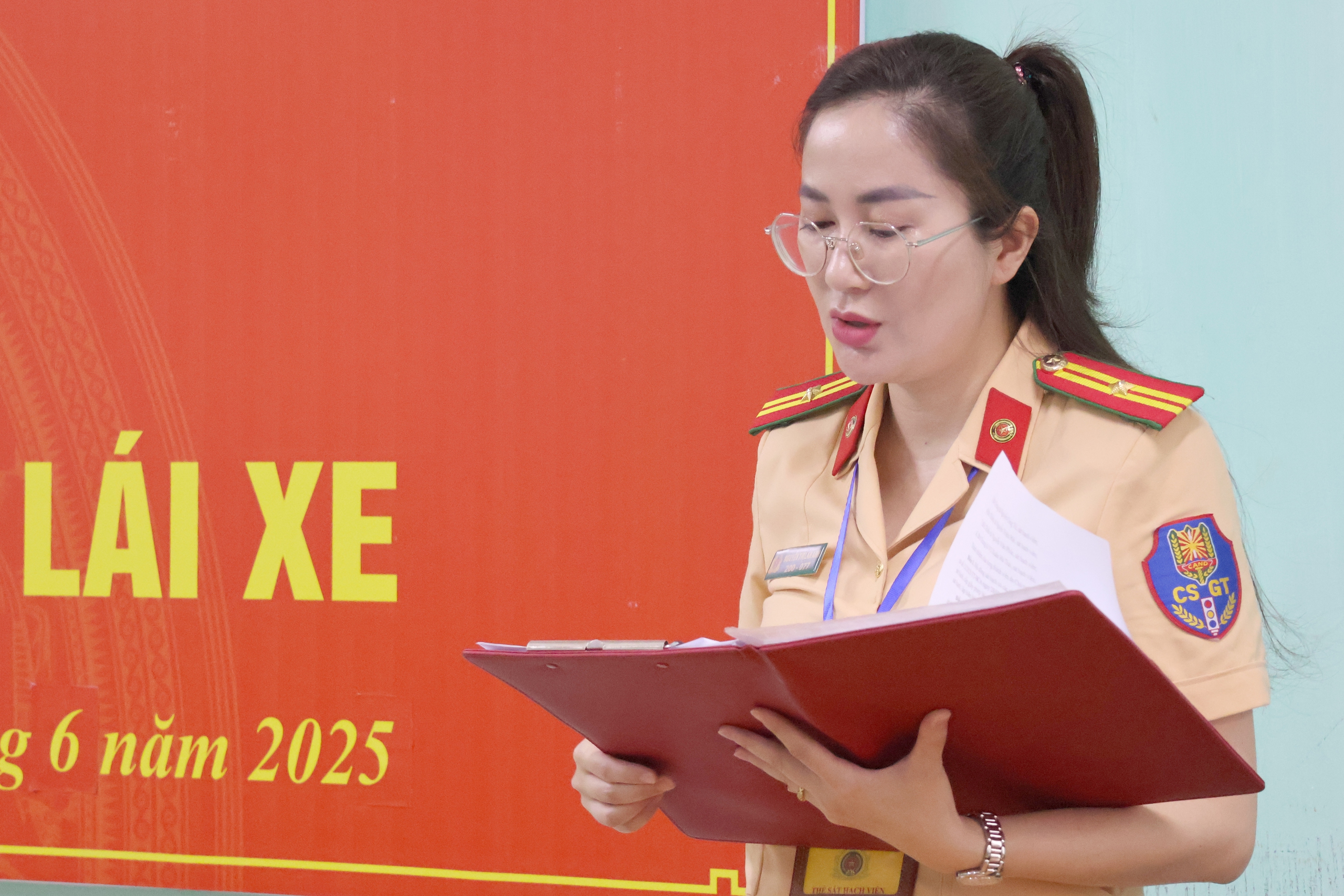 CSGT Hà Nội bắt đầu tổ chức sát hạch bằng lái xe máy- Ảnh 1. CSGT Hà Nội bắt đầu tổ chức sát hạch bằng lái xe máy- Ảnh 1.