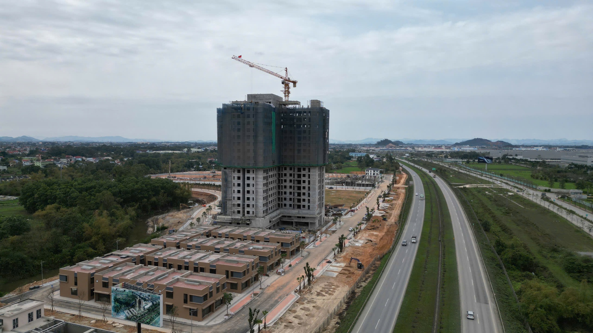 Thái Nguyên chốt tiến độ các dự án nhà ở xã hội- Ảnh 1. Thái Nguyên chốt tiến độ các dự án nhà ở xã hội- Ảnh 1.