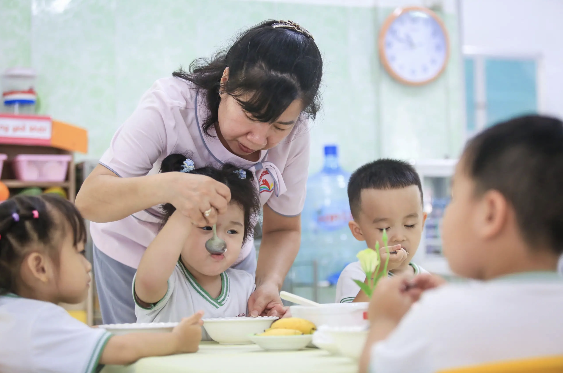 Sẽ tăng hỗ trợ tiền ăn trưa cho trẻ mẫu giáo từ 3-5 tuổi- Ảnh 1. Sẽ tăng hỗ trợ tiền ăn trưa cho trẻ mẫu giáo từ 3-5 tuổi- Ảnh 1.