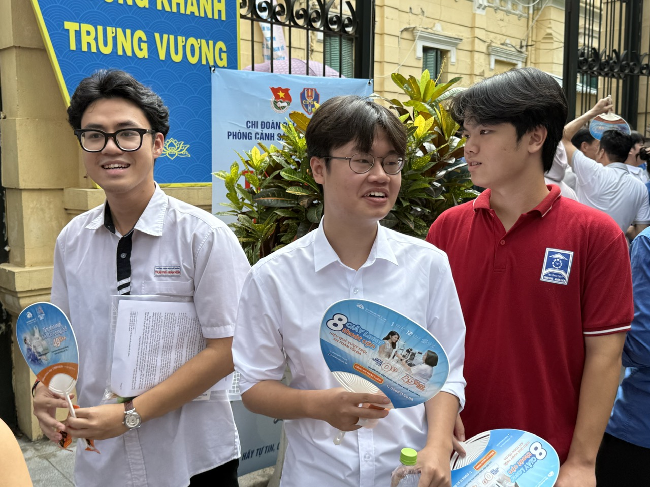 Hơn 1 triệu sĩ tử bước vào thi môn Toán - Ảnh 1. Hơn 1 triệu sĩ tử bước vào thi môn Toán - Ảnh 1.