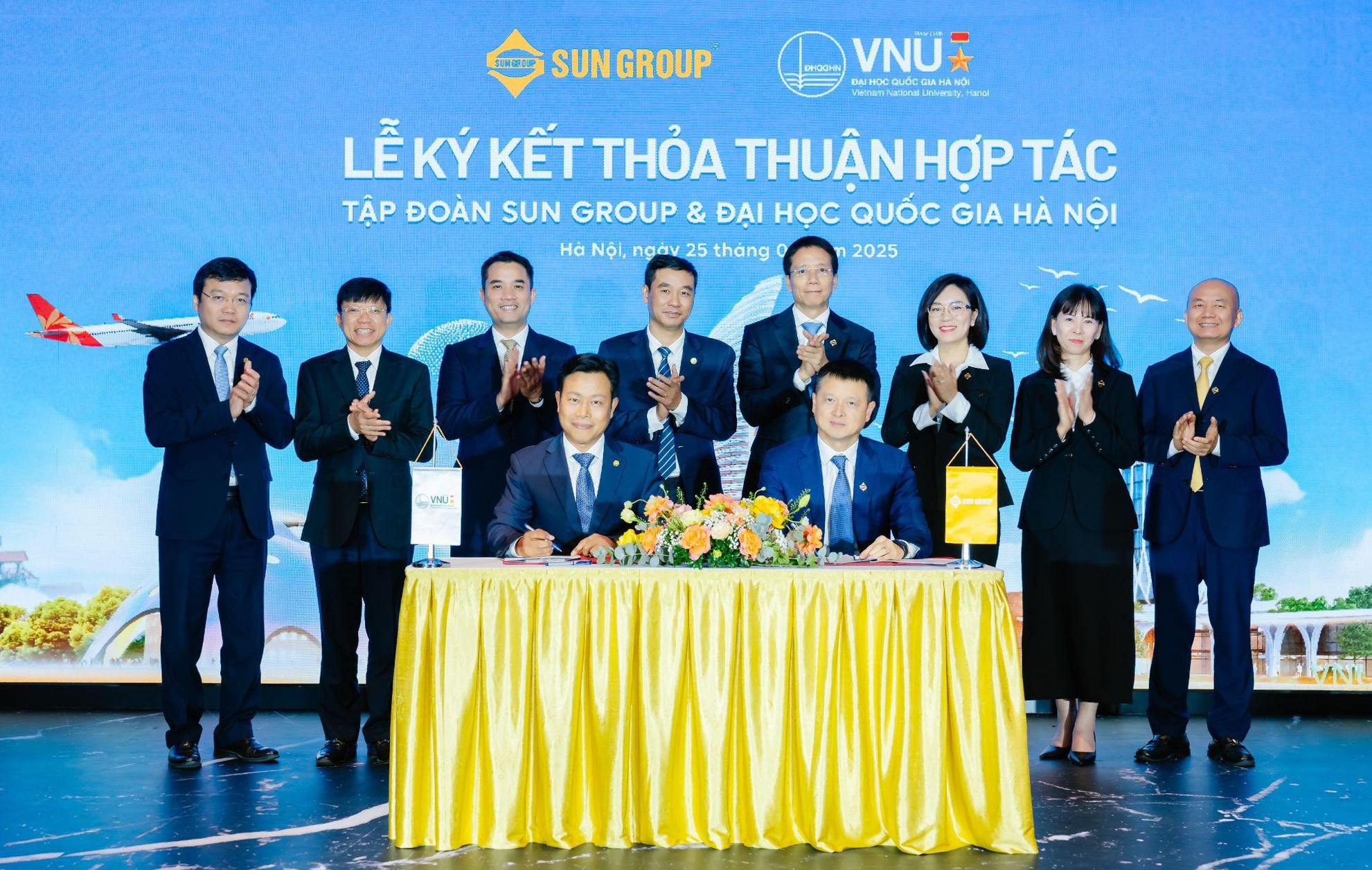 Đại học Quốc gia Hà Nội ký kết hợp tác với Sun Group trong đào tạo và xây dựng chiến lược- Ảnh 1.