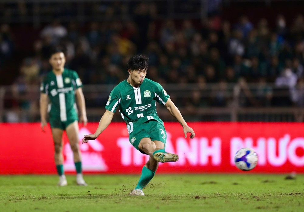 Công Phượng hóa “tội đồ”, Bình Phước mất vé dự V-League- Ảnh 1. Công Phượng hóa “tội đồ”, Bình Phước mất vé dự V-League- Ảnh 1.