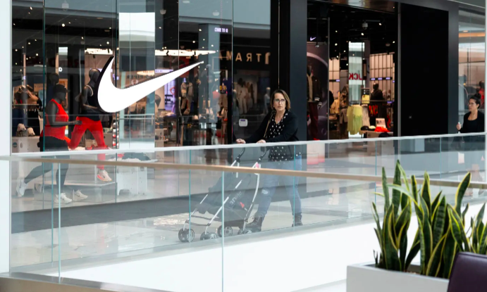 Thiệt hại 1 tỷ USD vì thuế quan, Nike dự kiến thu hẹp sản xuất ở Trung Quốc- Ảnh 1. Thiệt hại 1 tỷ USD vì thuế quan, Nike dự kiến thu hẹp sản xuất ở Trung Quốc- Ảnh 1.