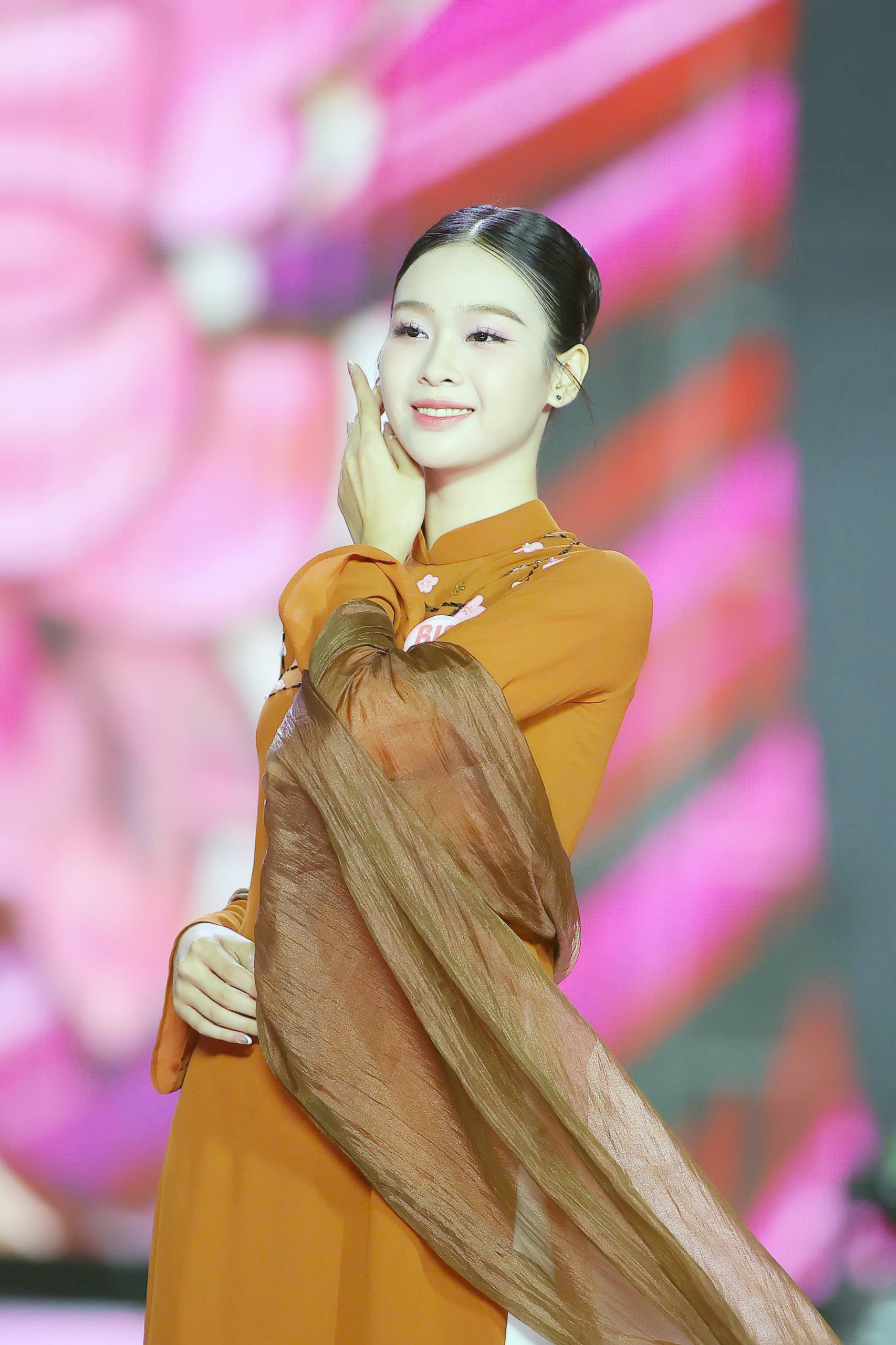 Hoa hậu Việt Nam 2024: Top 10 lộ diện sau màn thi Trang phục Dạ hội- Ảnh 4. Hoa hậu Việt Nam 2024: Top 10 lộ diện sau màn thi Trang phục Dạ hội- Ảnh 4.