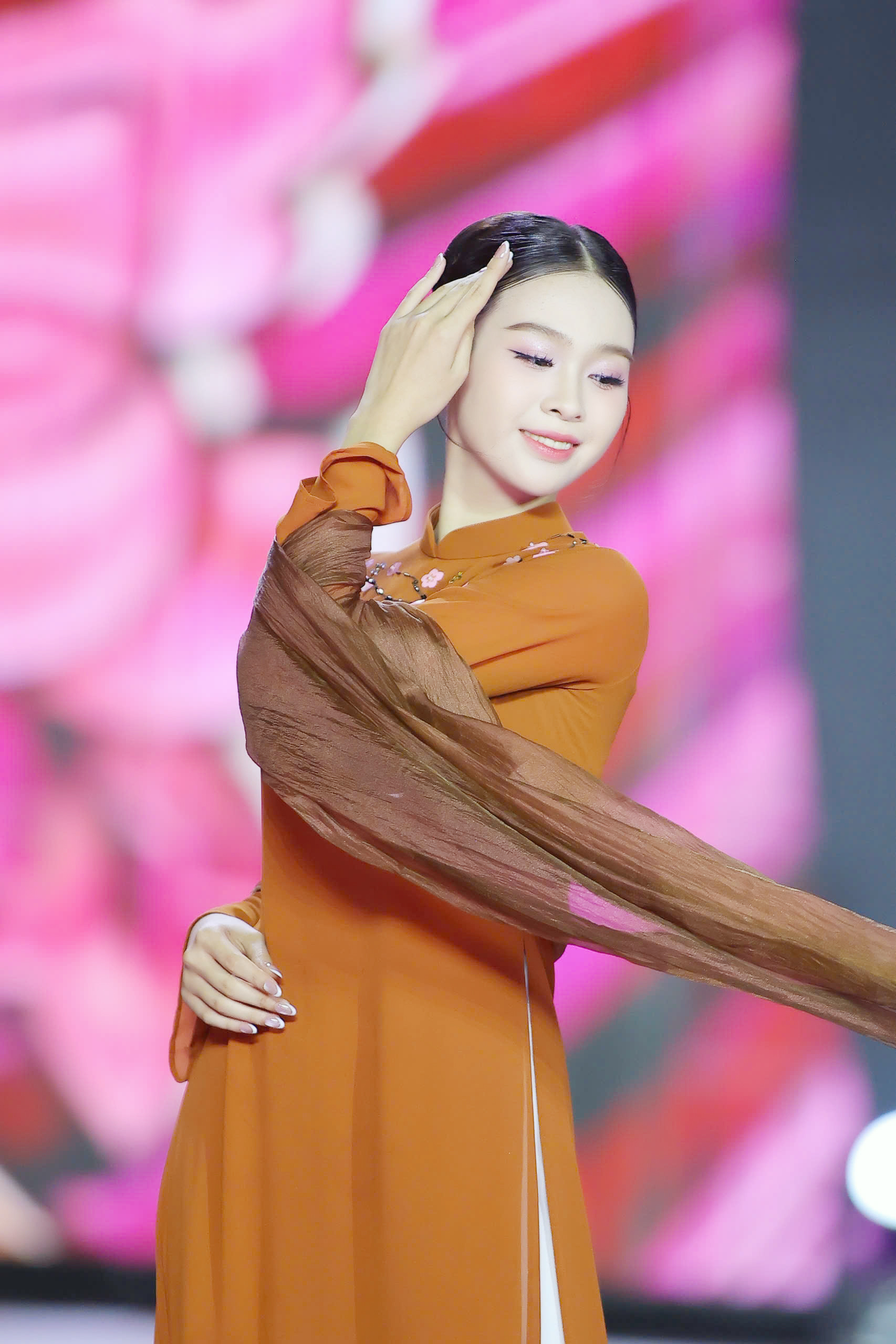 Hoa hậu Việt Nam 2024: Top 10 lộ diện sau màn thi Trang phục Dạ hội- Ảnh 5. Hoa hậu Việt Nam 2024: Top 10 lộ diện sau màn thi Trang phục Dạ hội- Ảnh 5.