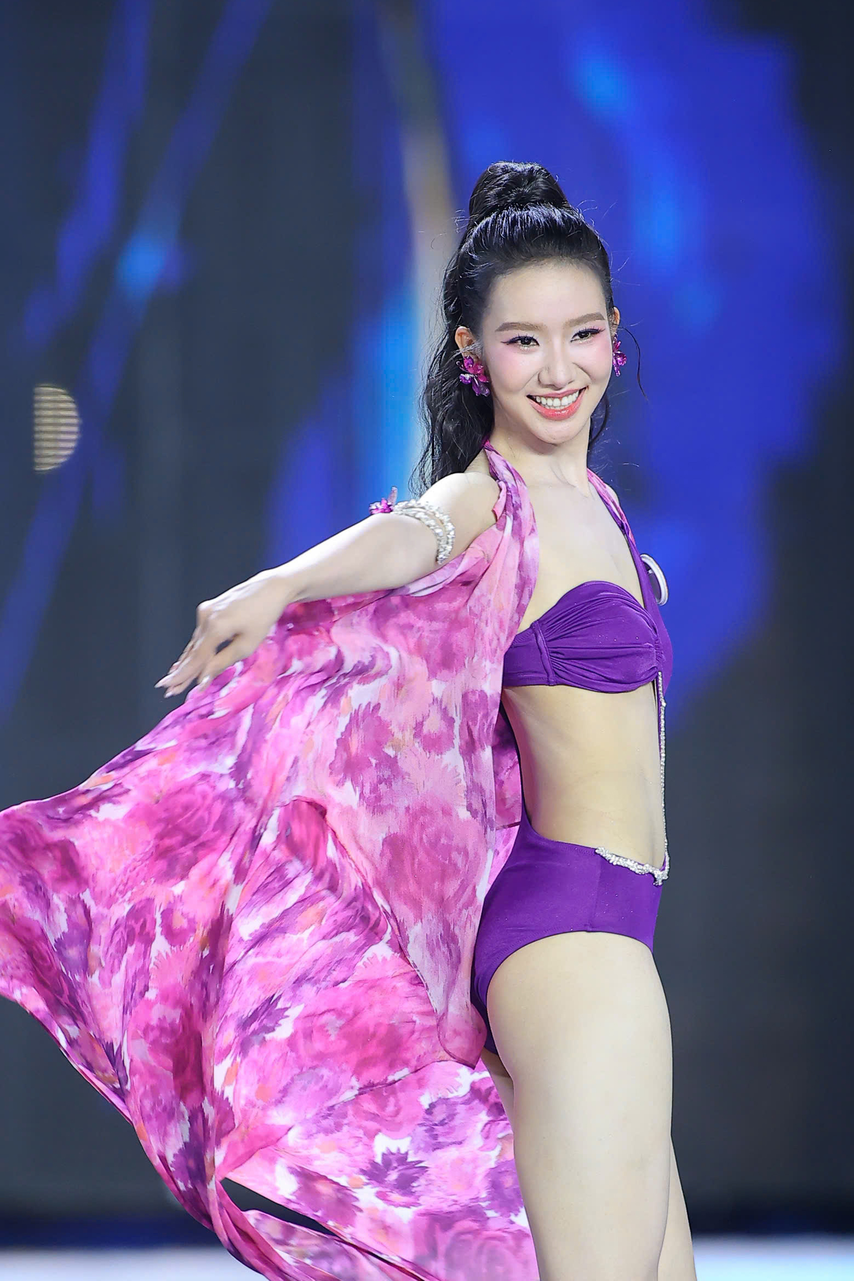 Hoa hậu Việt Nam 2024: Top 10 lộ diện sau màn thi Trang phục Dạ hội- Ảnh 11.
